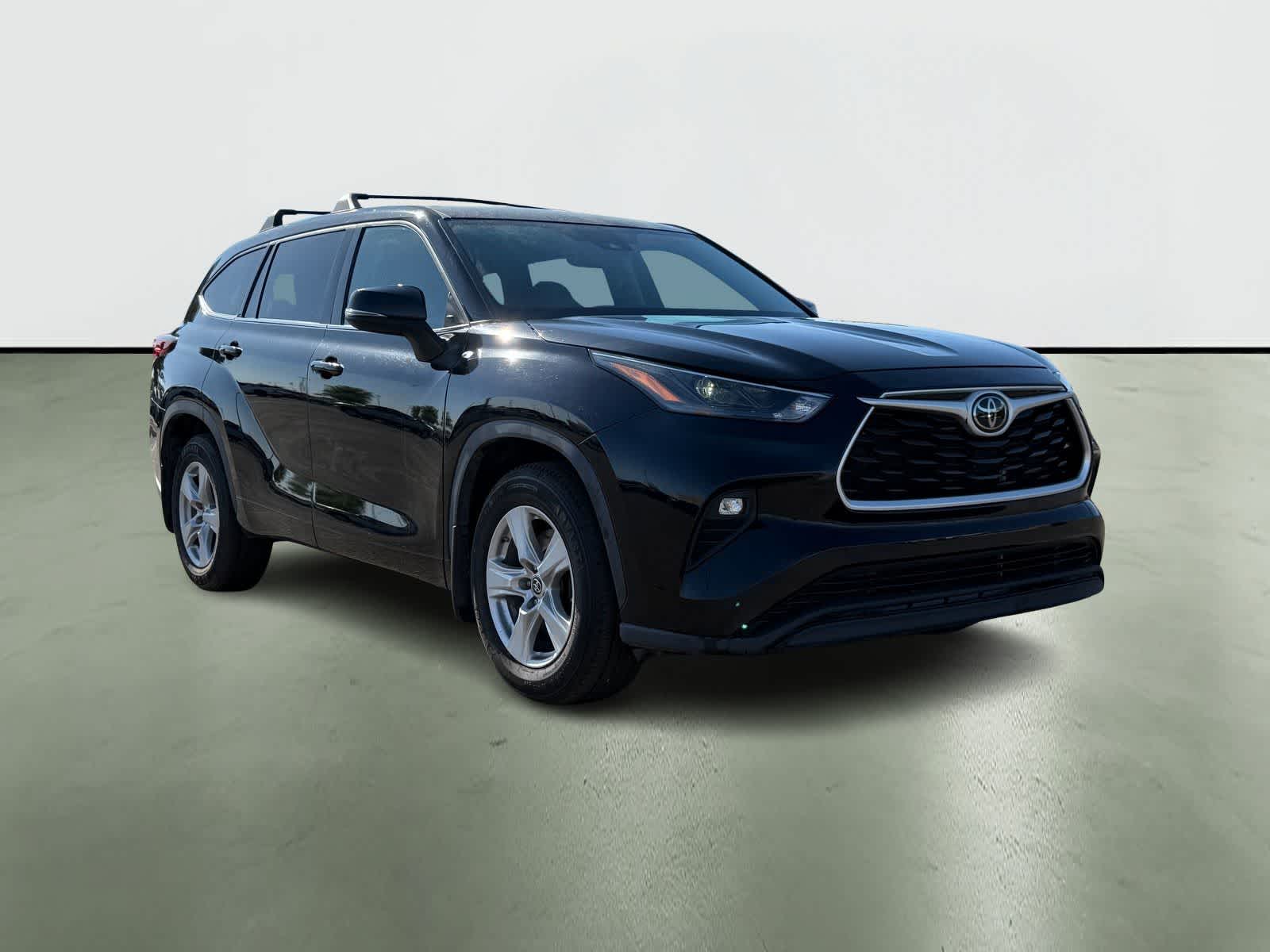 Thumbnail: 2022 Toyota Highlander - 5
