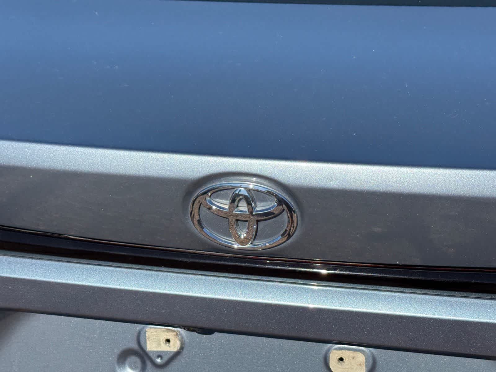 Thumbnail: 2022 Toyota Corolla - 10