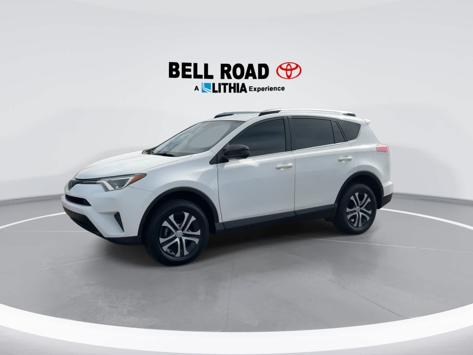 Thumbnail: 2018 Toyota RAV4 - 4