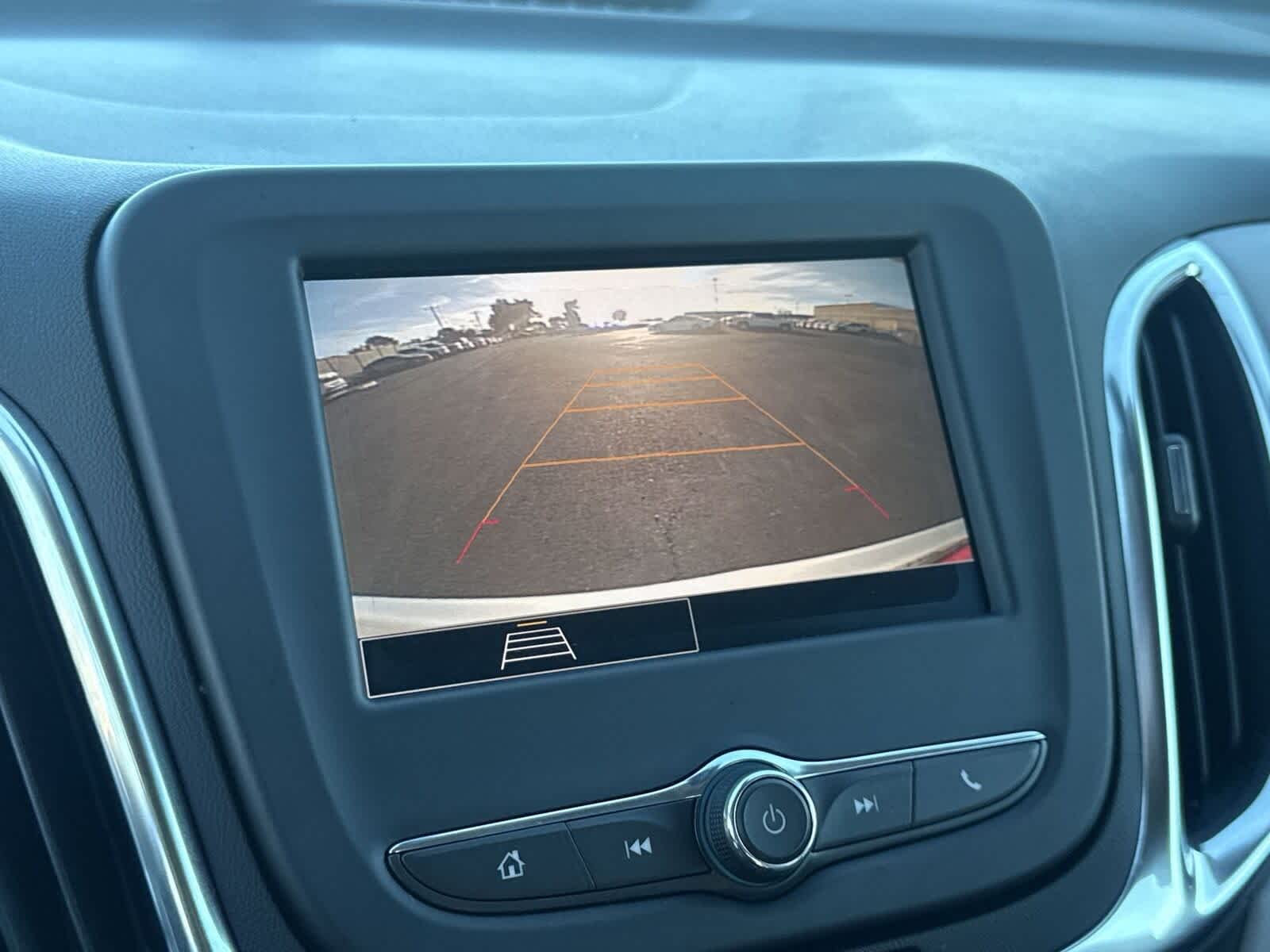 Thumbnail: 2022 Chevrolet Equinox - 21