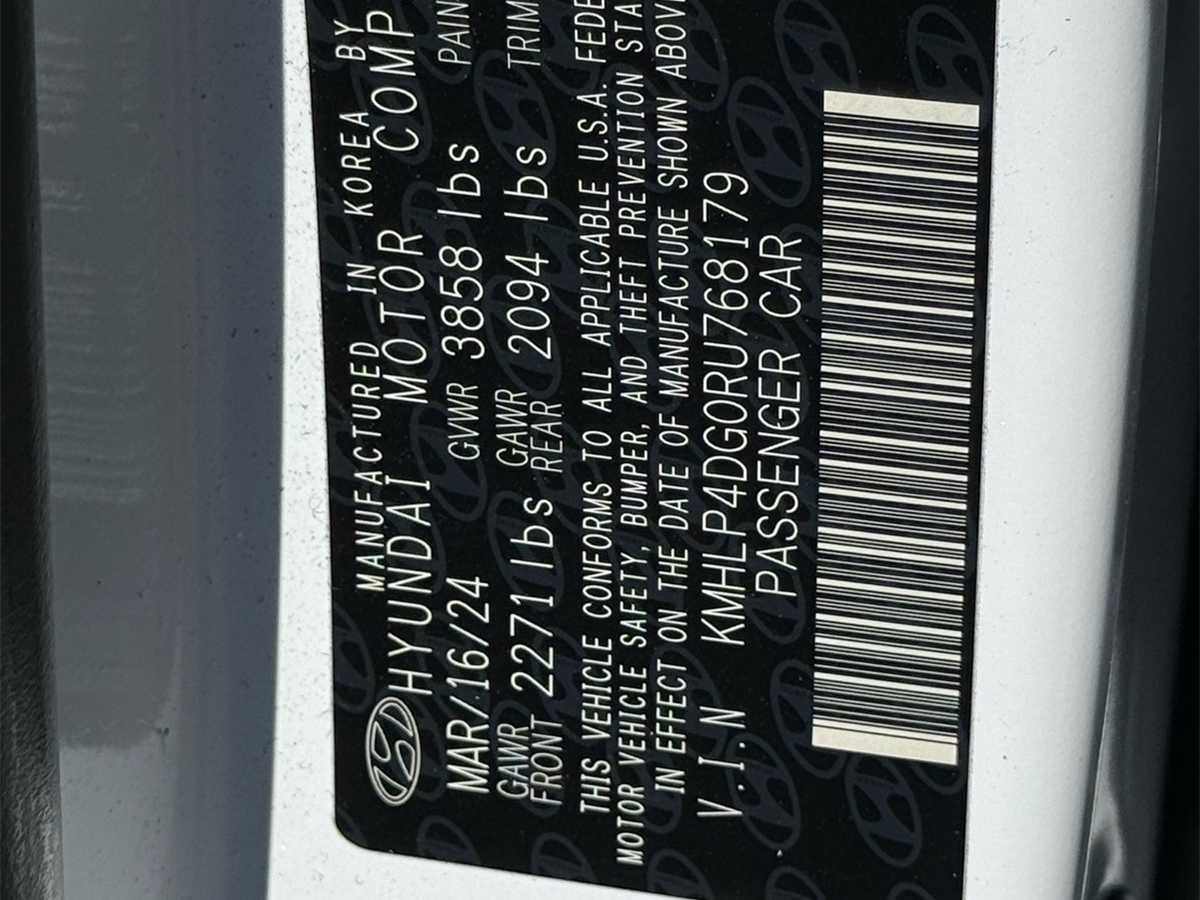 2024 Hyundai Elantra Limited Edition 21