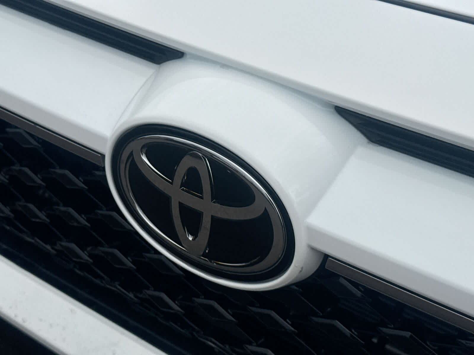 Thumbnail: 2025 Toyota RAV4 - 32