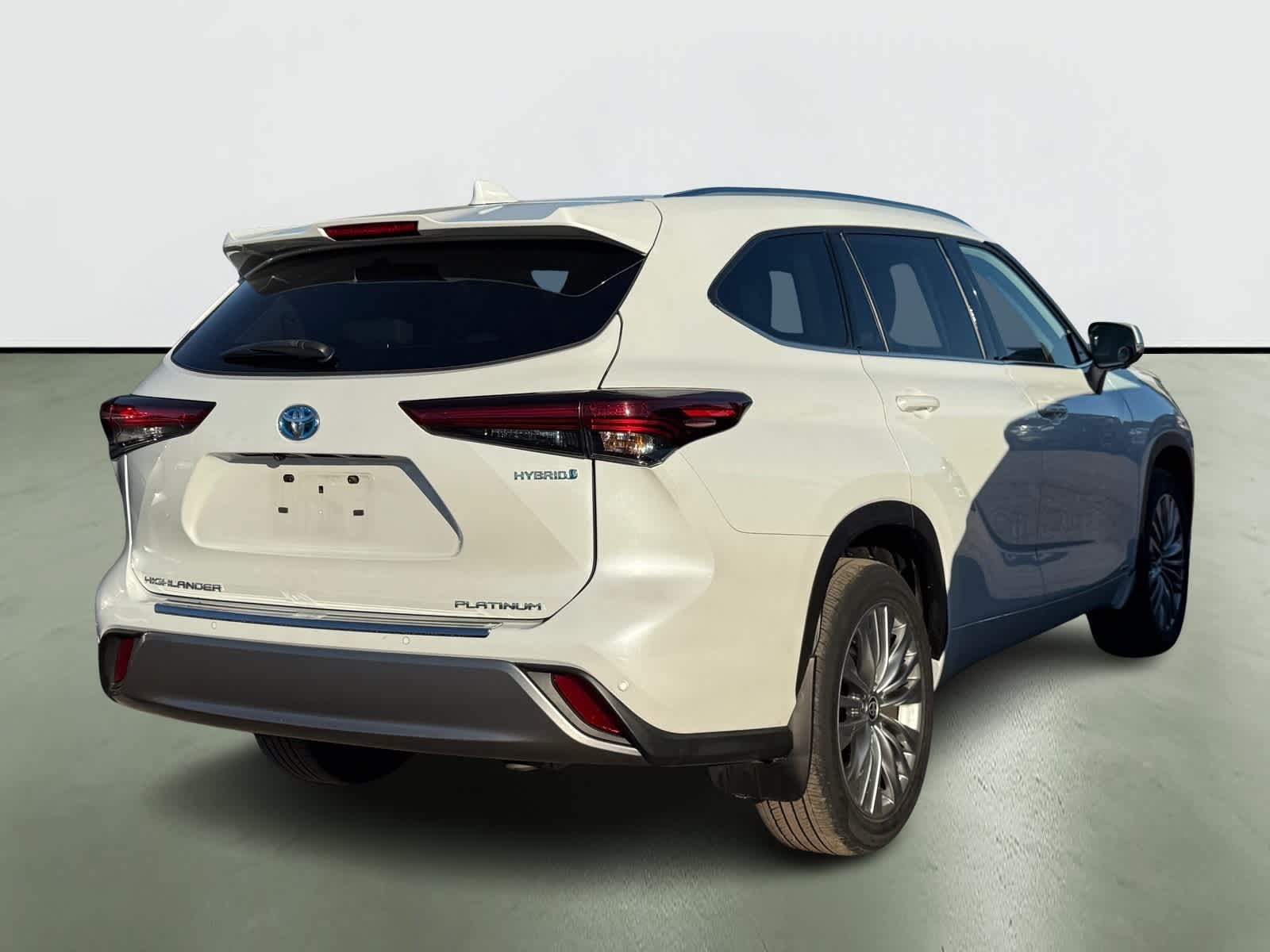 Thumbnail: 2023 Toyota Highlander - 4