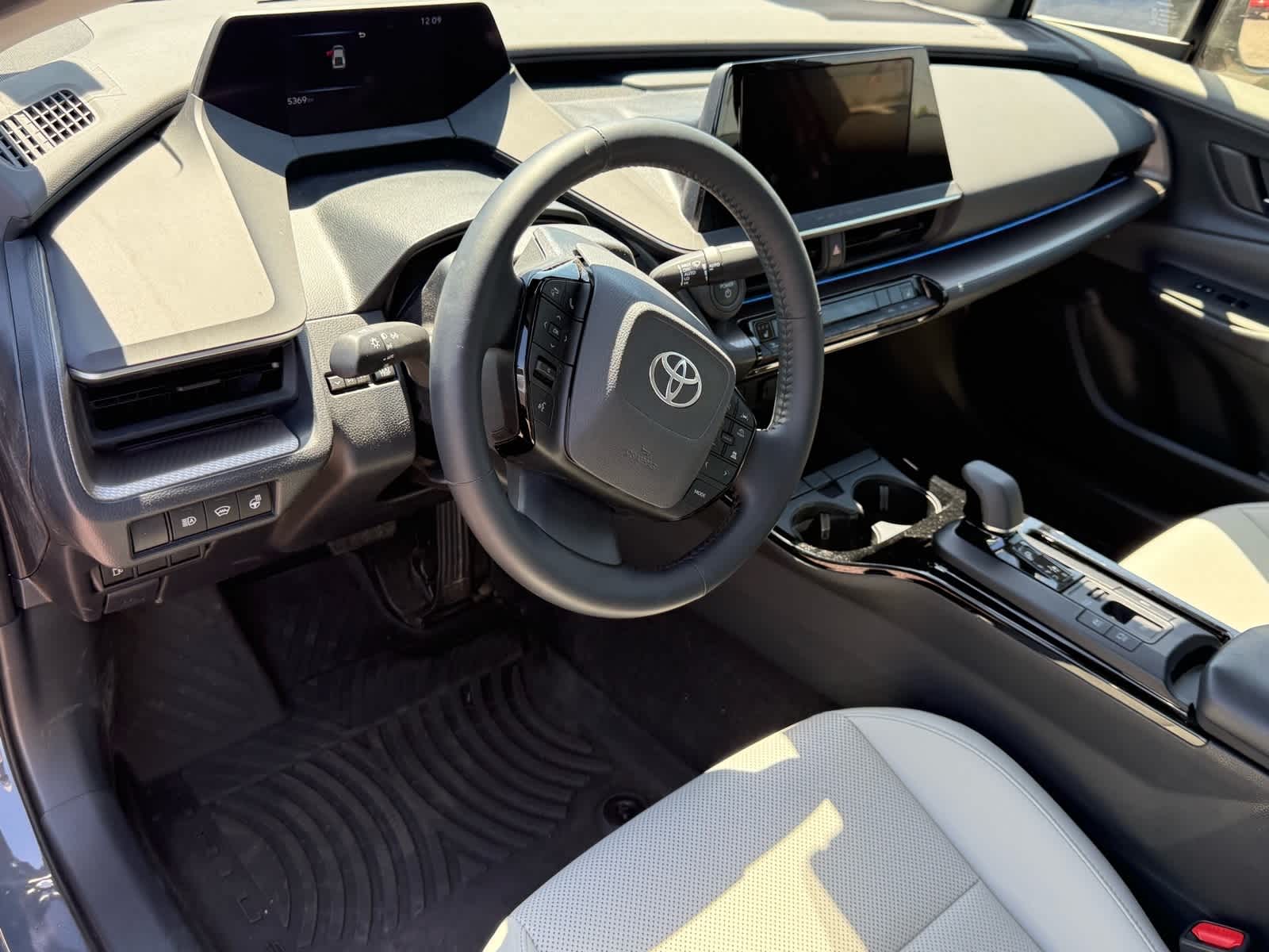 Thumbnail: 2024 Toyota Prius - 14
