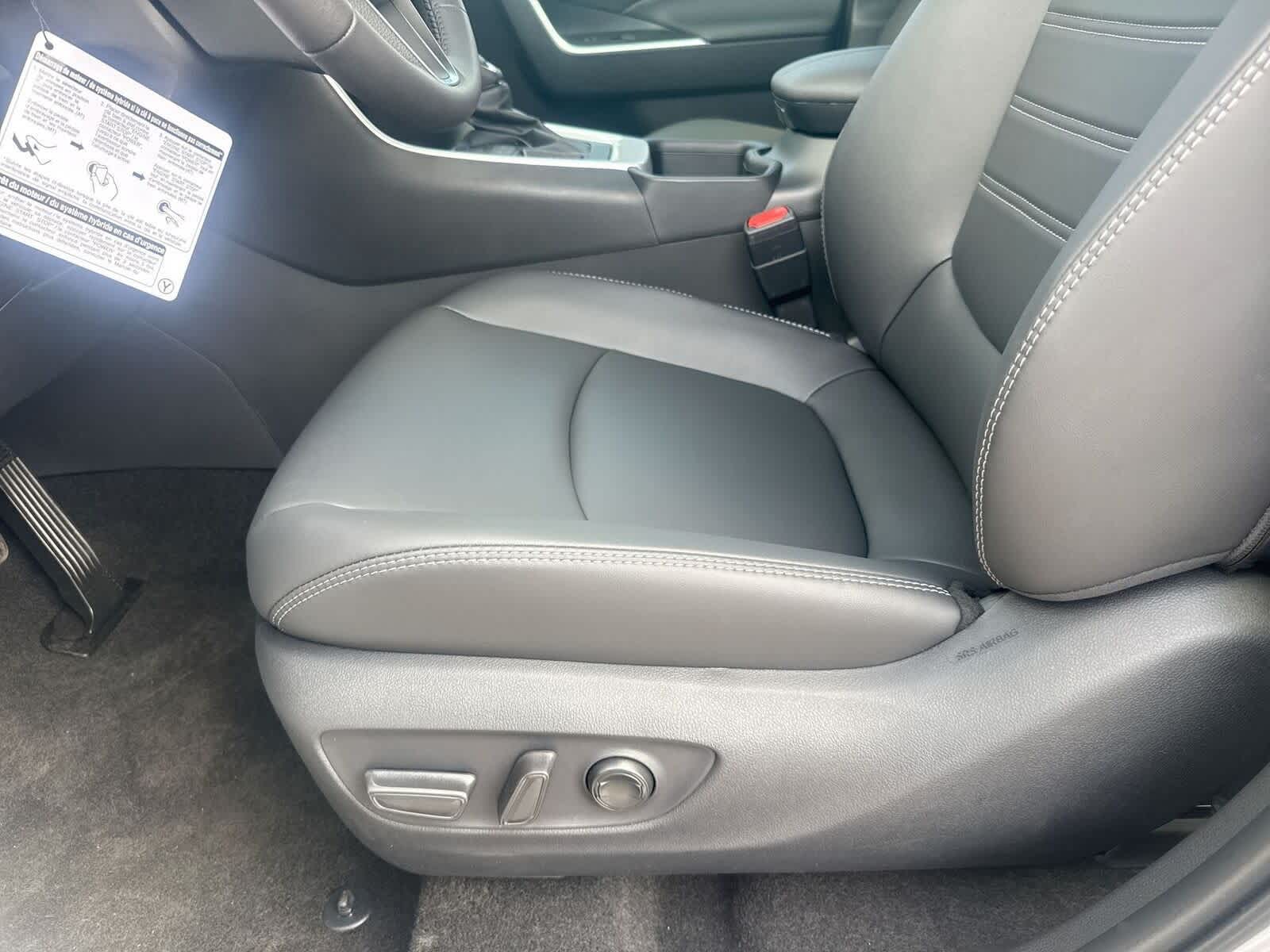 Thumbnail: 2025 Toyota RAV4 - 18