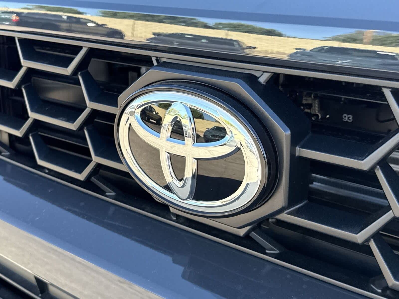 Thumbnail: 2025 Toyota 4Runner - 32