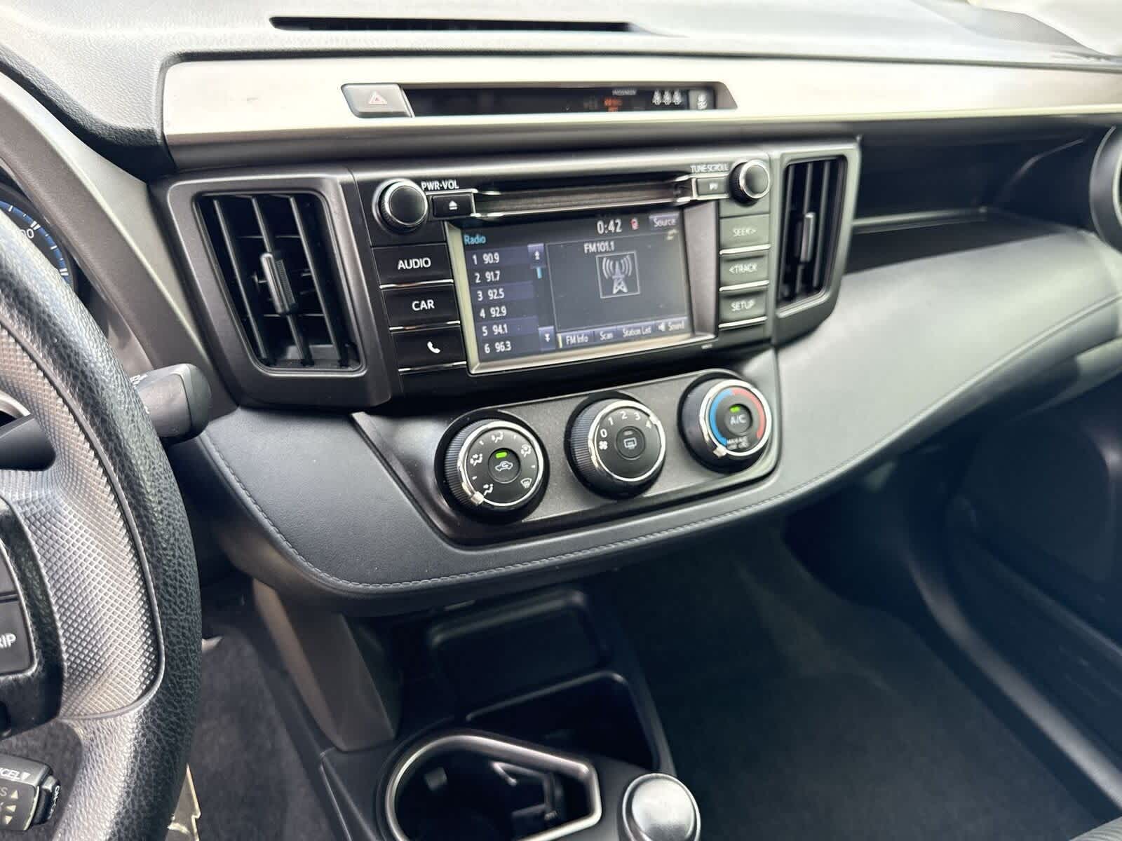 Thumbnail: 2018 Toyota RAV4 - 19