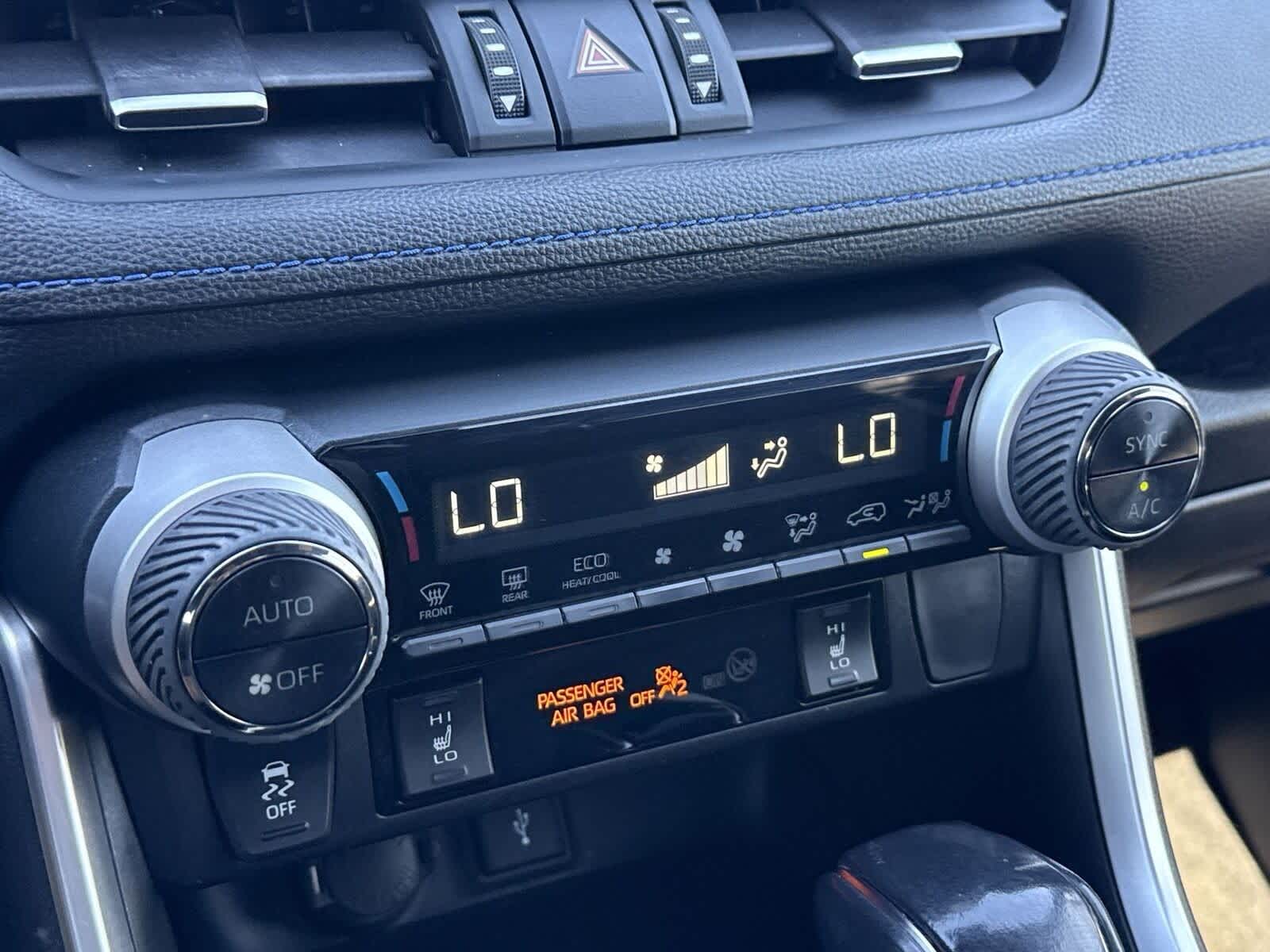 Thumbnail: 2020 Toyota RAV4 - 23