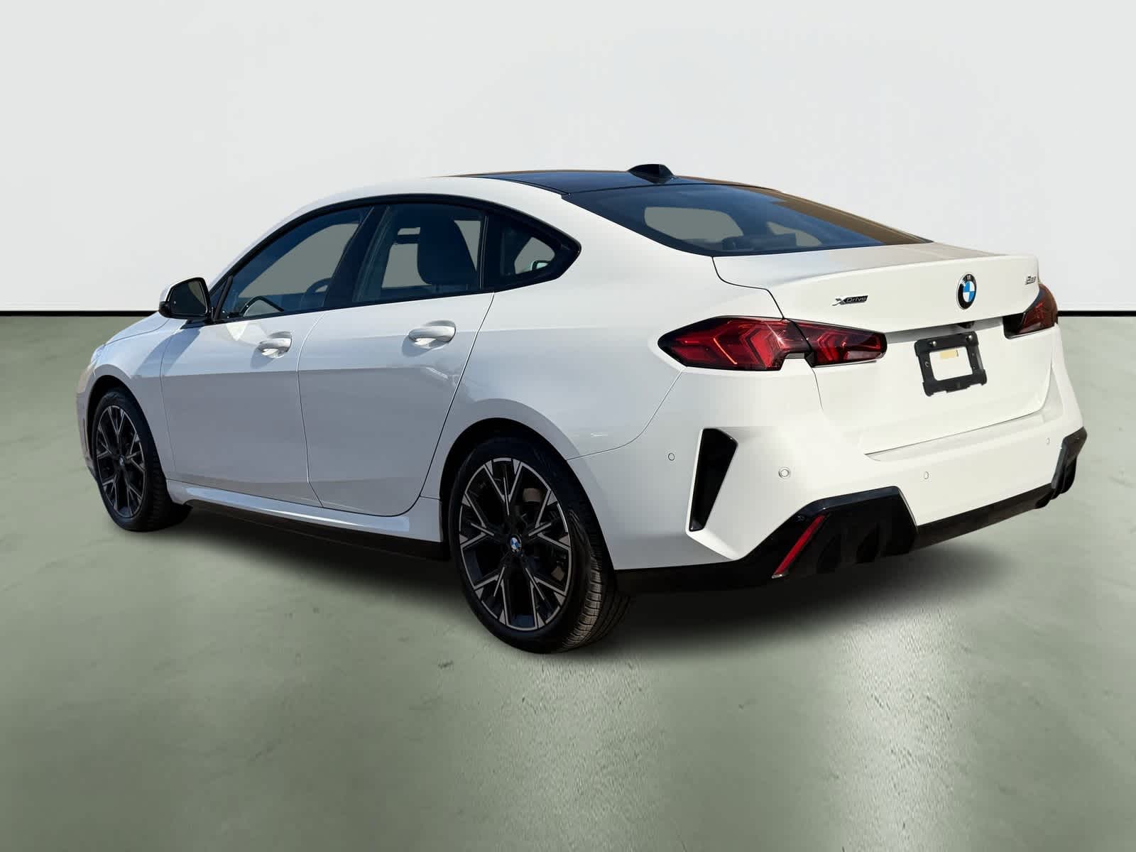 Thumbnail: 2025 BMW 2 Series - 3