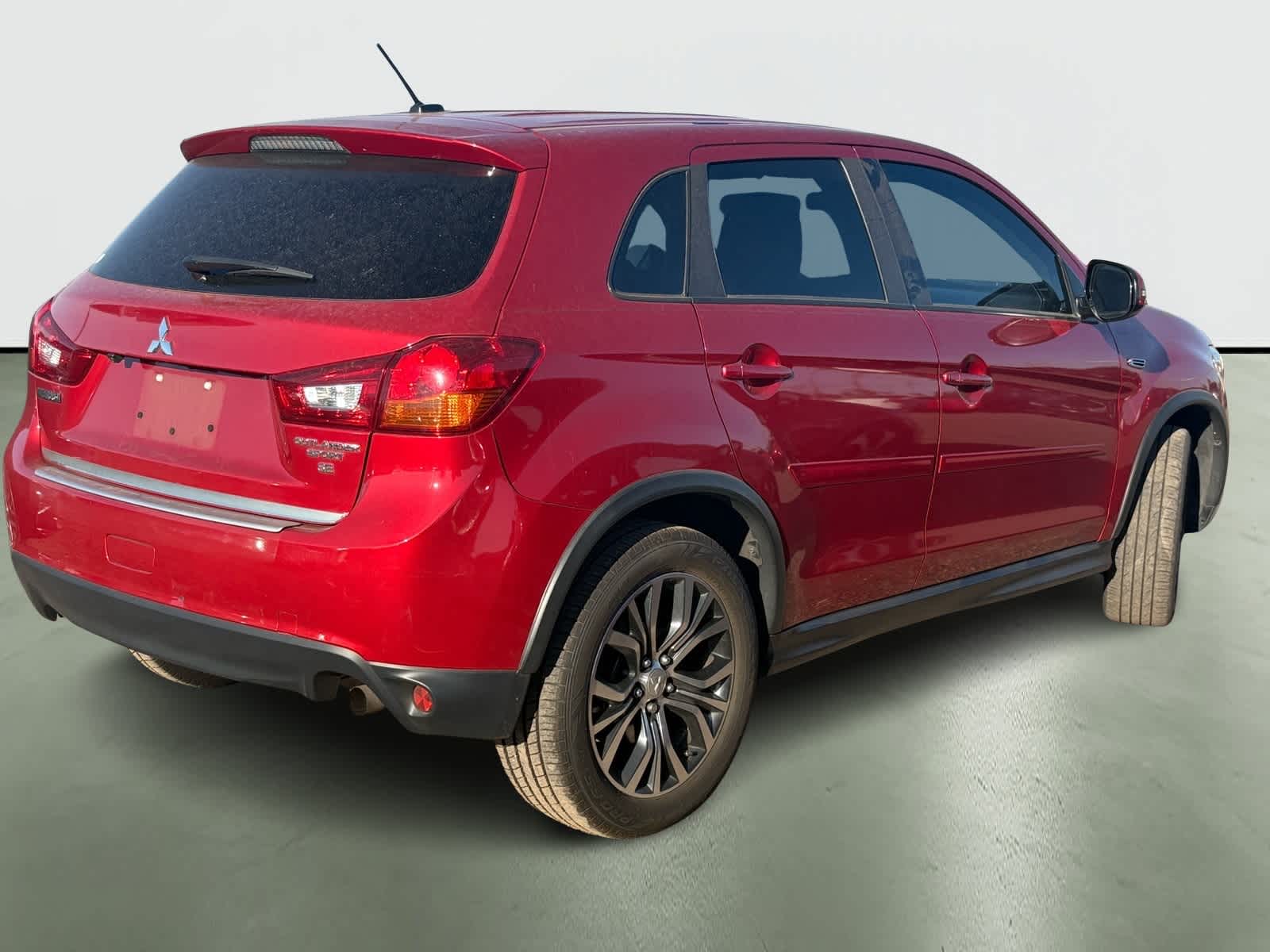 Thumbnail: 2016 Mitsubishi Outlander Sport - 5