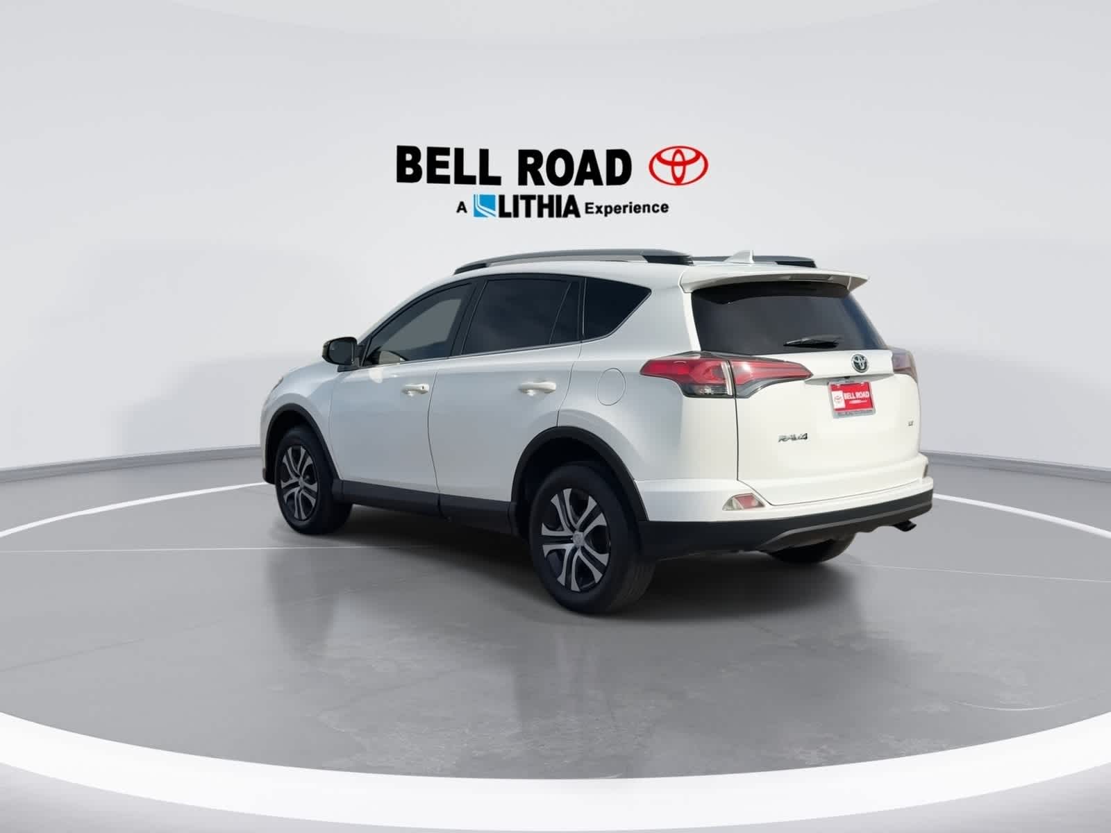 Thumbnail: 2018 Toyota RAV4 - 6