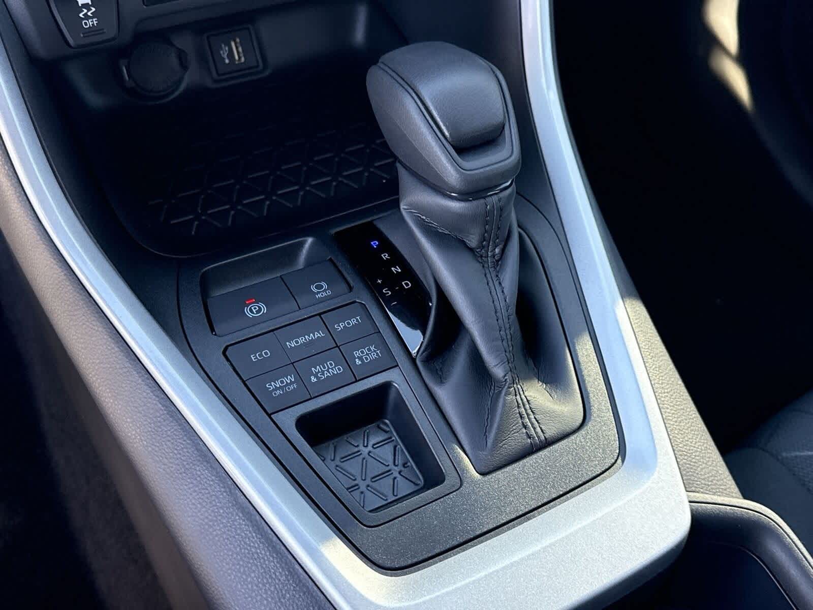 Thumbnail: 2025 Toyota RAV4 - 24