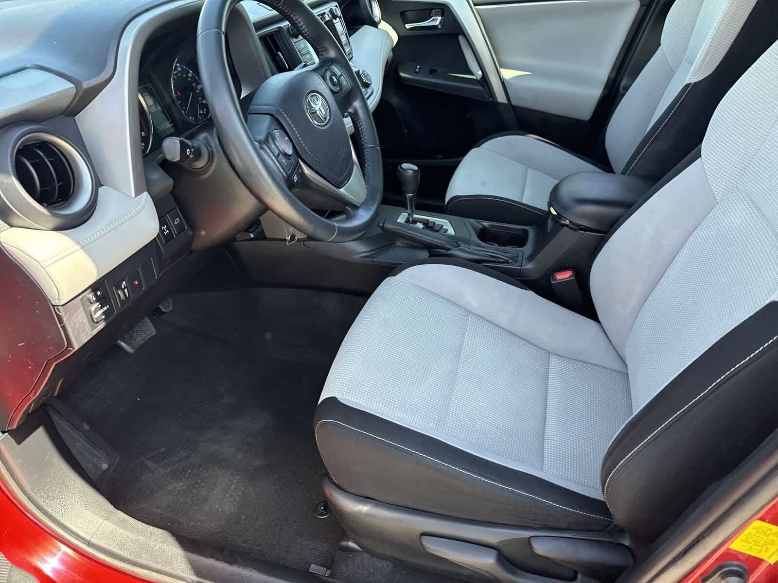 Thumbnail: 2016 Toyota RAV4 - 16