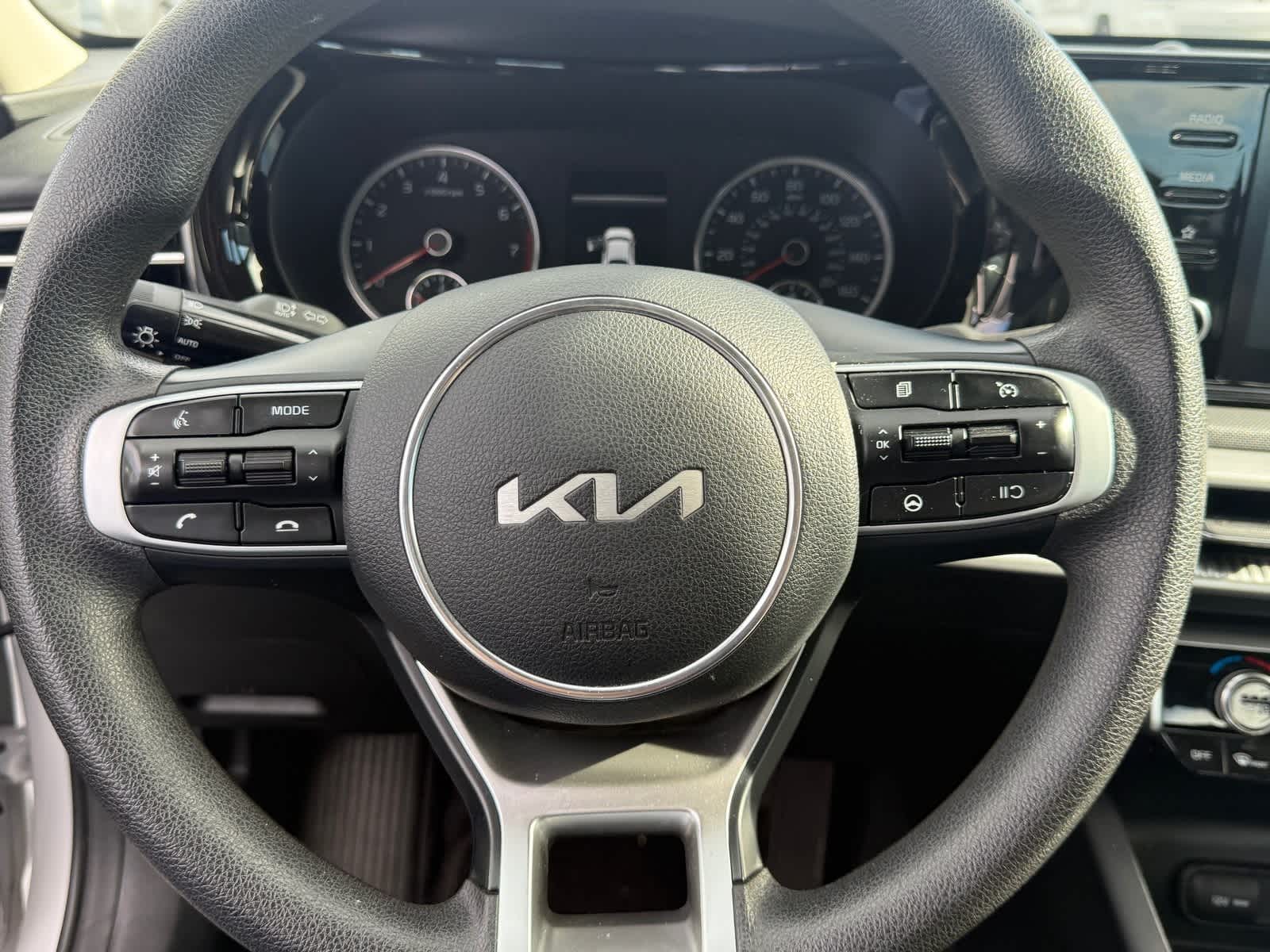 Thumbnail: 2023 Kia K5 - 17