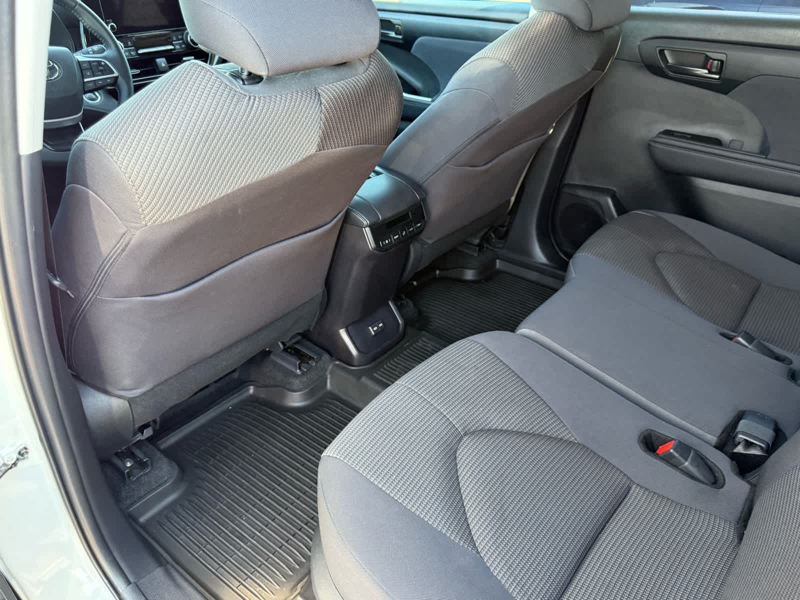 Thumbnail: 2024 Toyota Highlander - 9