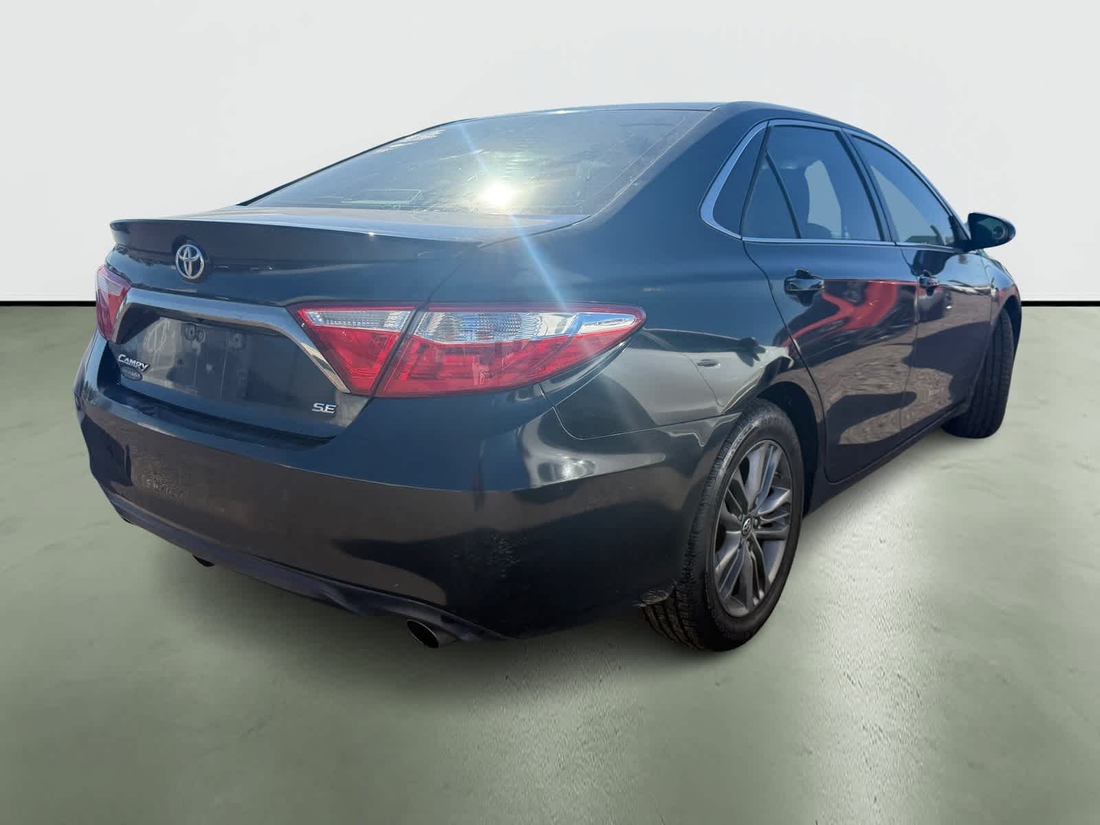 Thumbnail: 2017 Toyota Camry - 4