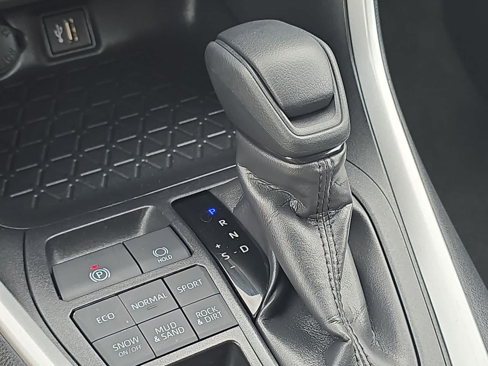 Thumbnail: 2025 Toyota RAV4 - 26