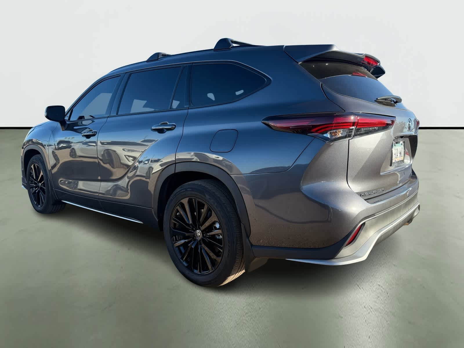 Thumbnail: 2024 Toyota Highlander - 3