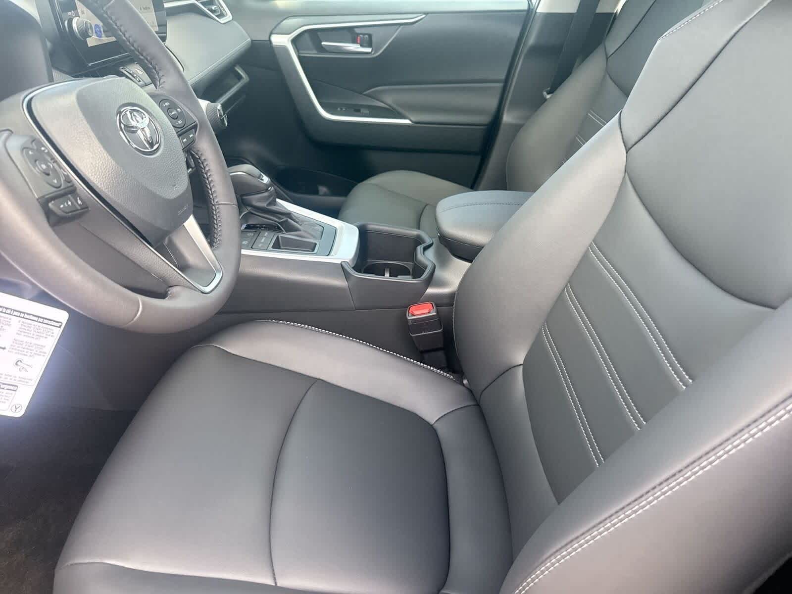 Thumbnail: 2025 Toyota RAV4 - 17