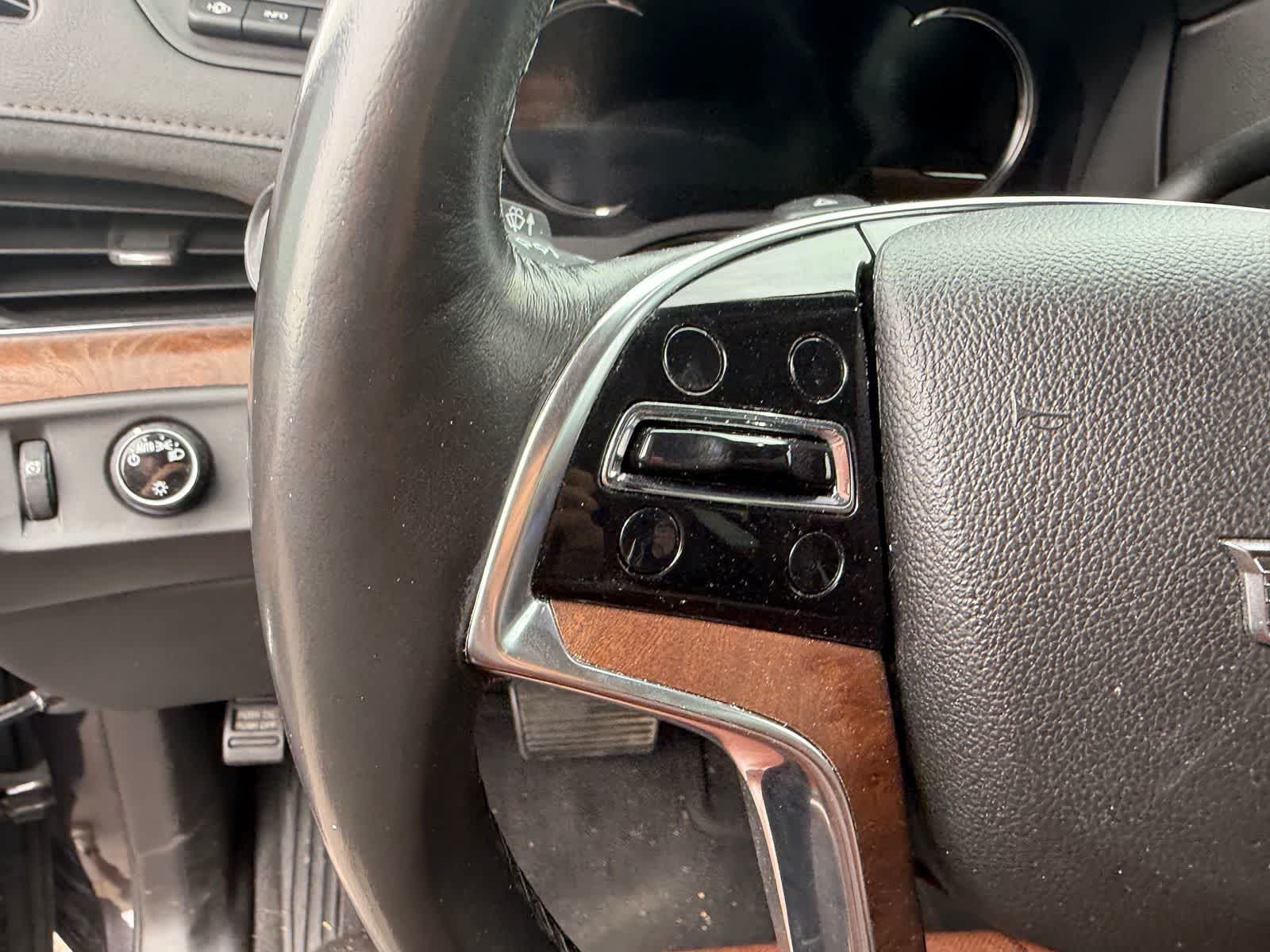 Thumbnail: 2016 Cadillac Escalade - 20