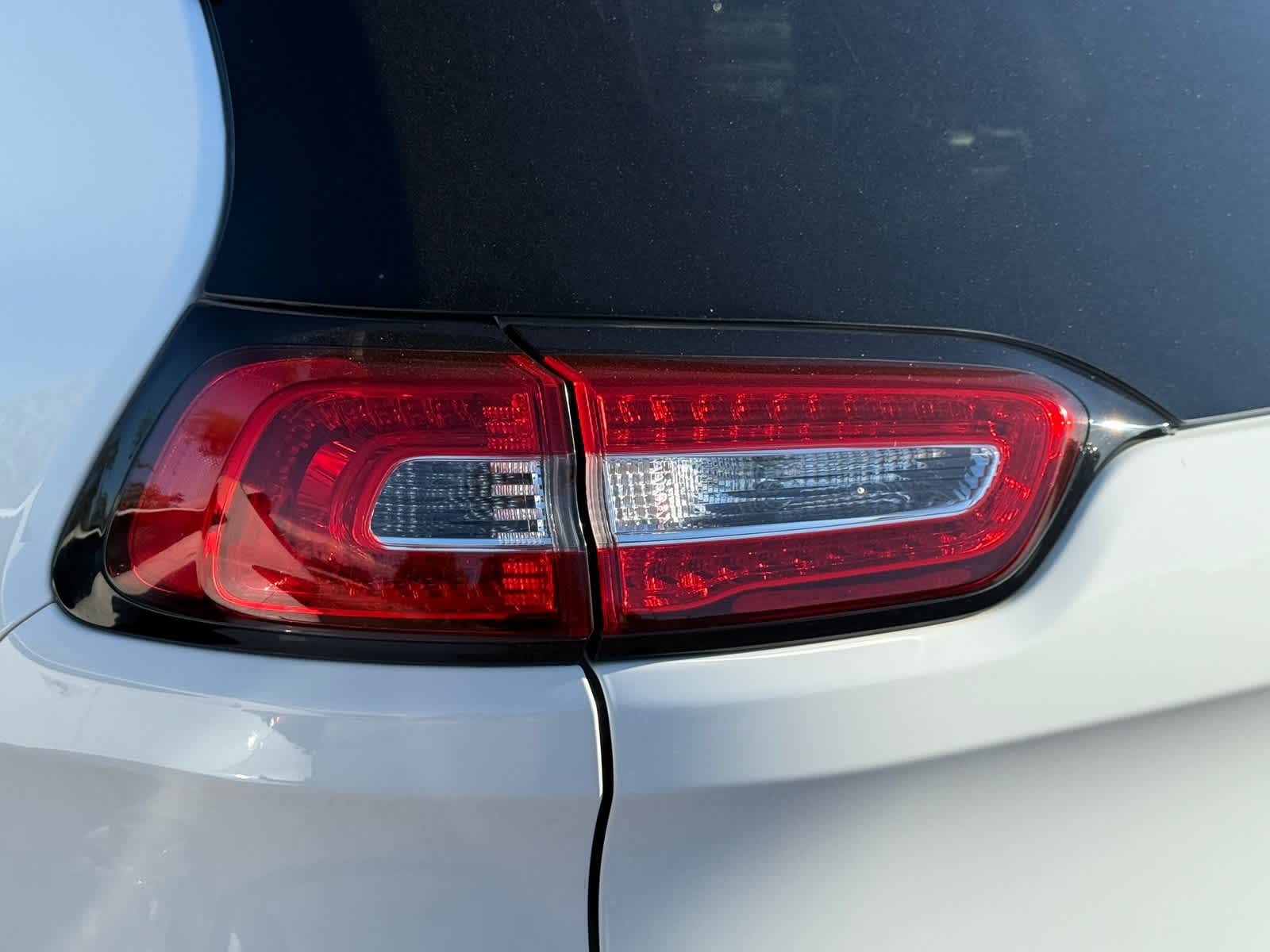 Thumbnail: 2016 Jeep Cherokee - 9