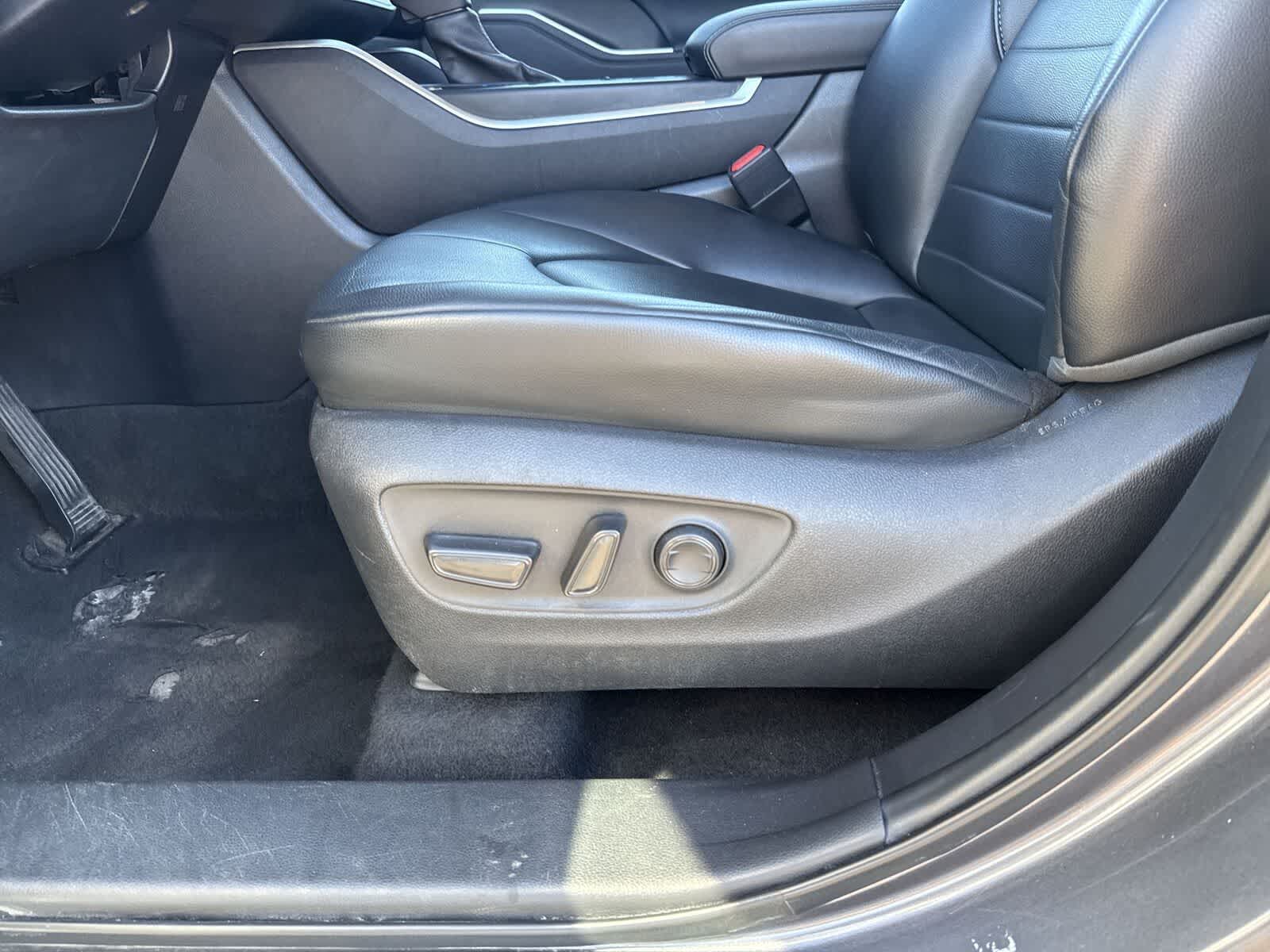 Thumbnail: 2023 Toyota Highlander - 19