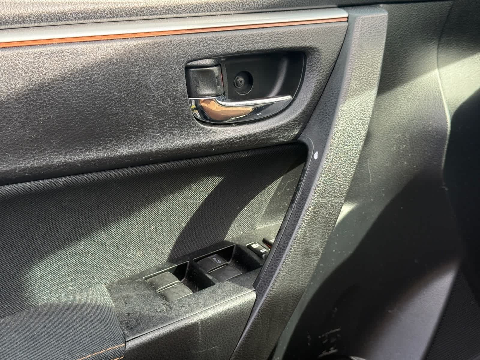 Thumbnail: 2015 Toyota Corolla - 10