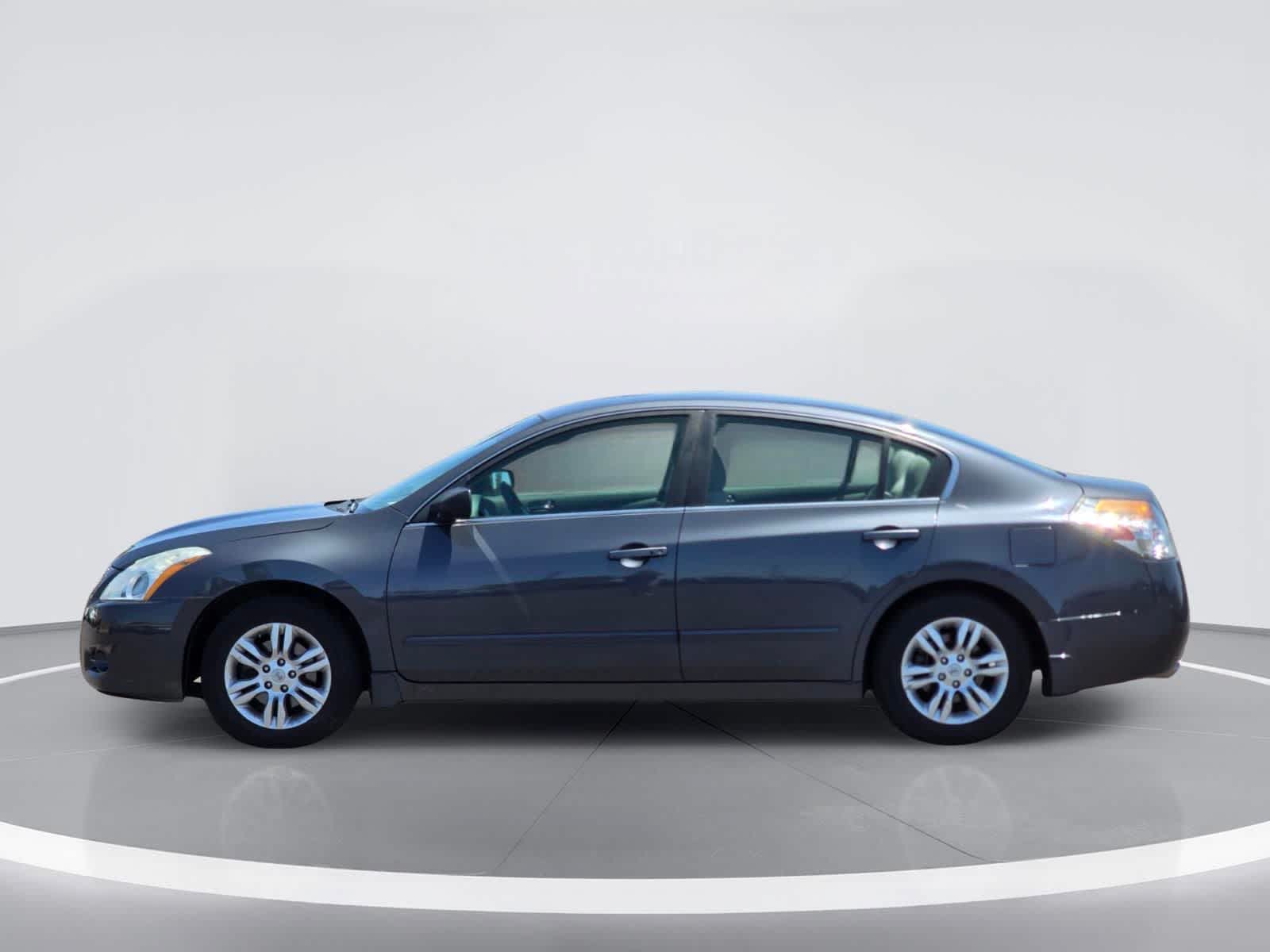 Thumbnail: 2012 Nissan Altima - 3
