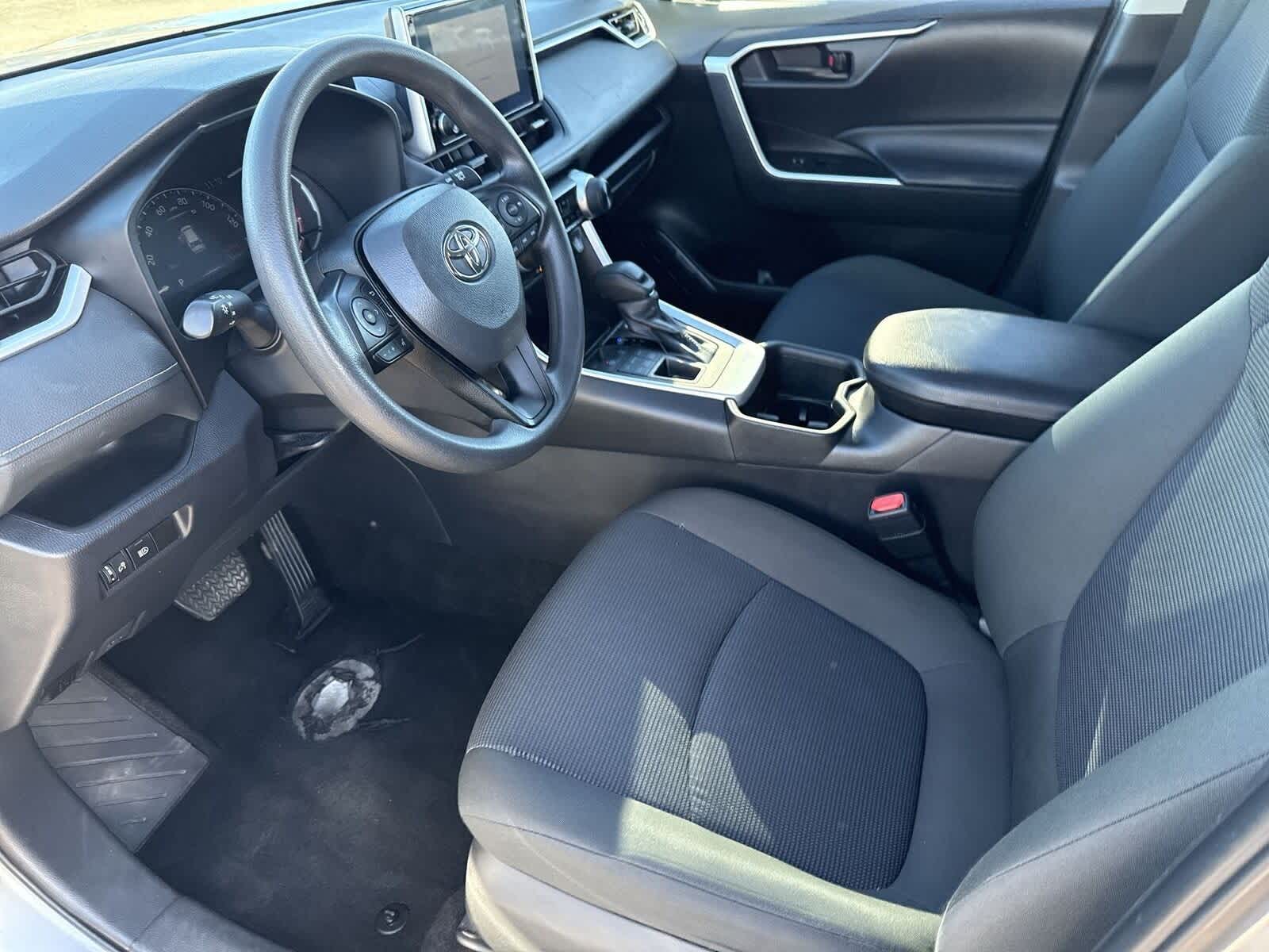 Thumbnail: 2024 Toyota RAV4 - 16