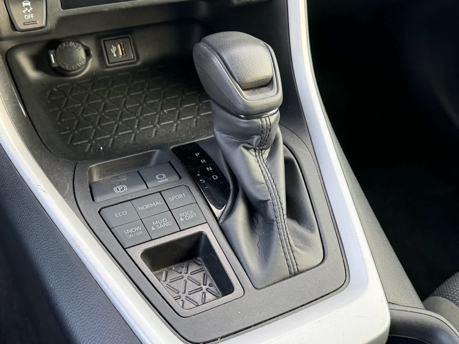 Thumbnail: 2024 Toyota RAV4 - 12