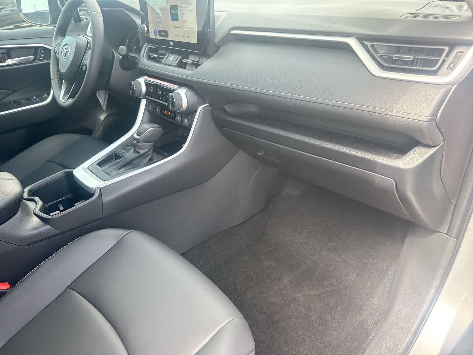 Thumbnail: 2025 Toyota RAV4 - 11