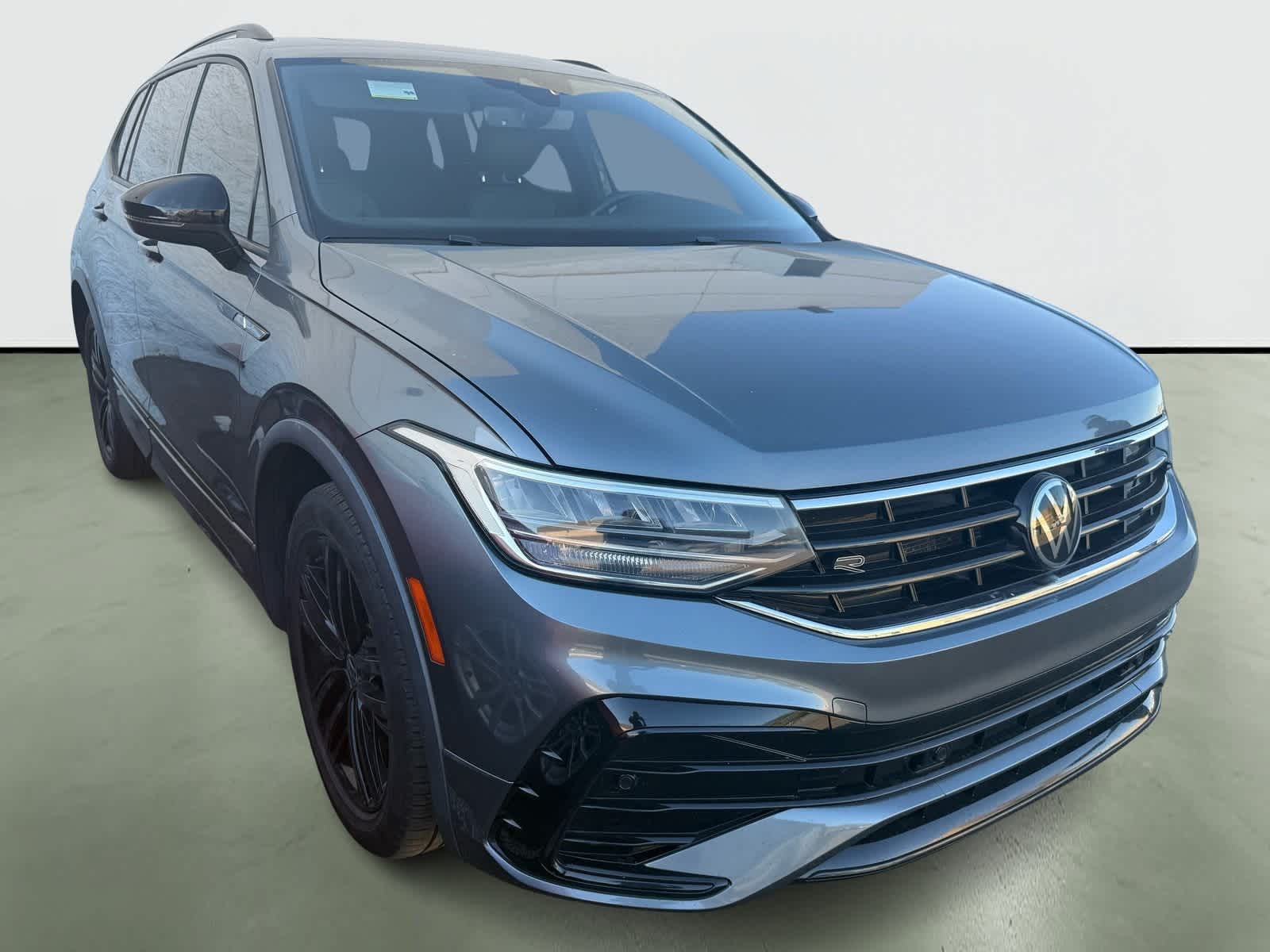 Thumbnail: 2022 Volkswagen Tiguan - 5