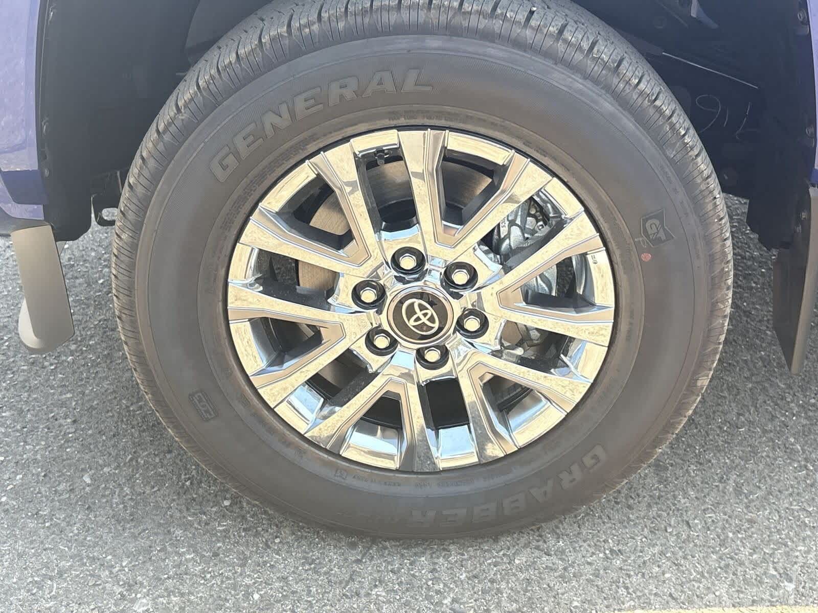 Thumbnail: 2025 Toyota Tacoma - 10