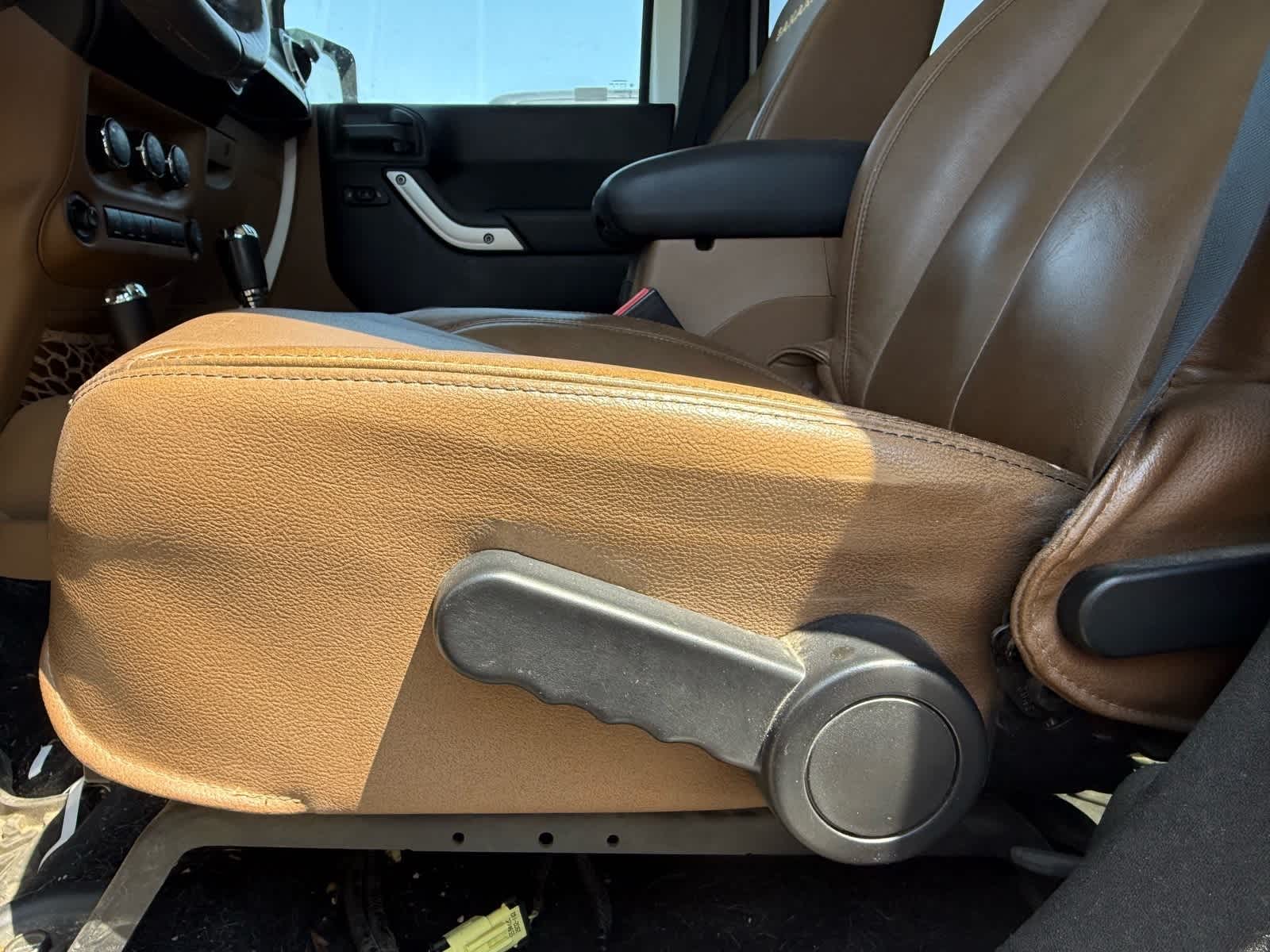 Thumbnail: 2013 Jeep Wrangler - 15