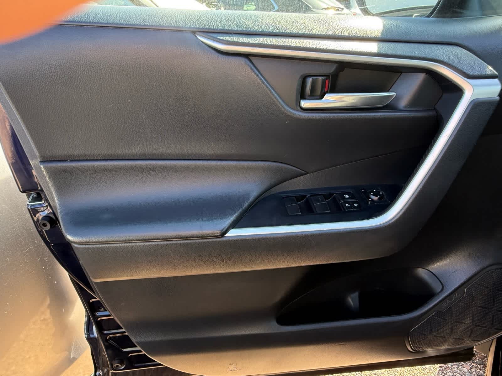 Thumbnail: 2020 Toyota RAV4 - 16