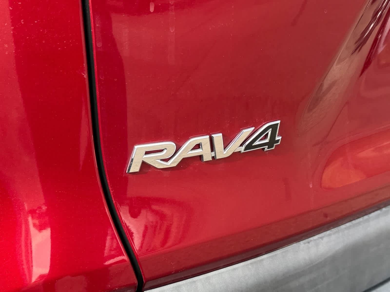 Thumbnail: 2021 Toyota RAV4 - 17