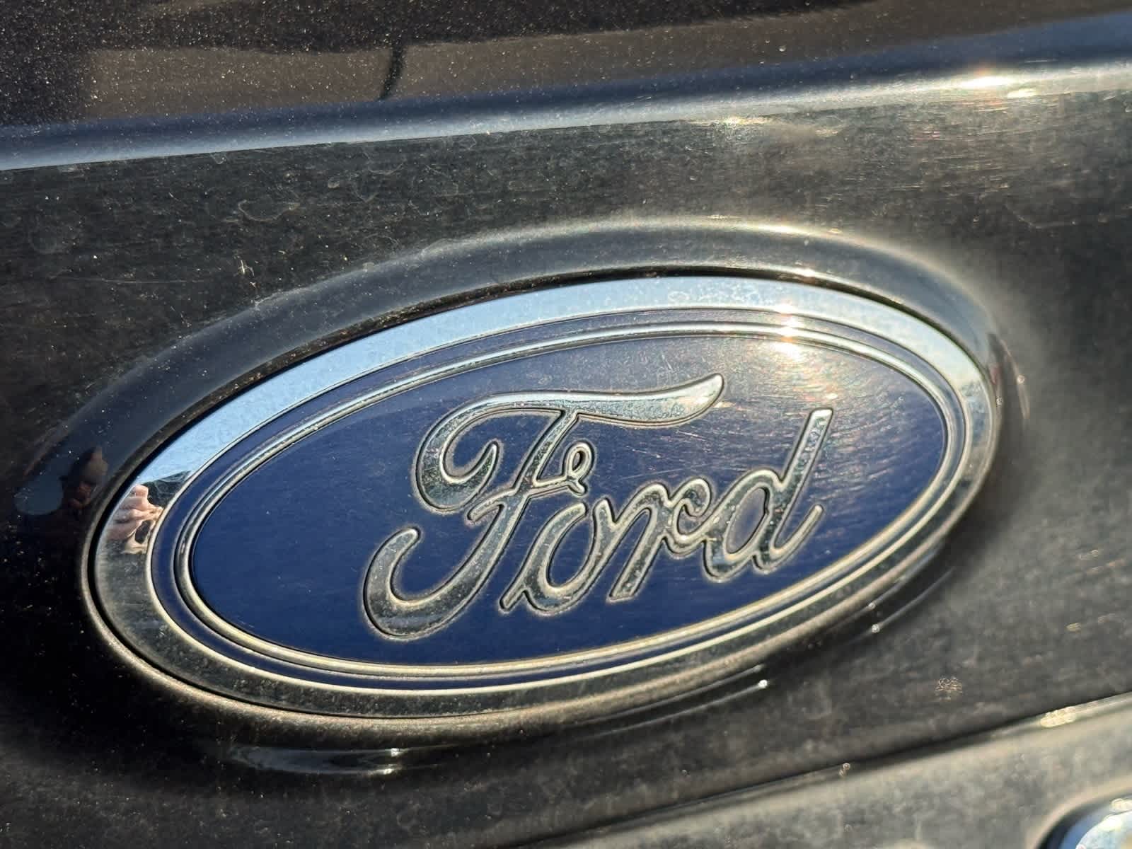 2022 Ford Edge Titanium 3