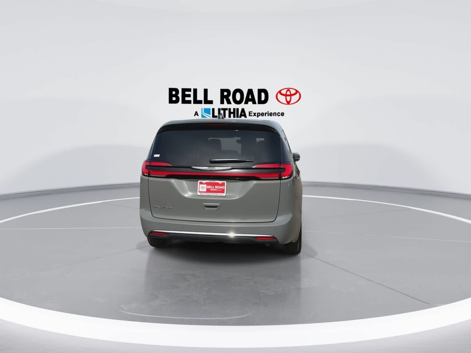 Thumbnail: 2025 Chrysler Pacifica - 8