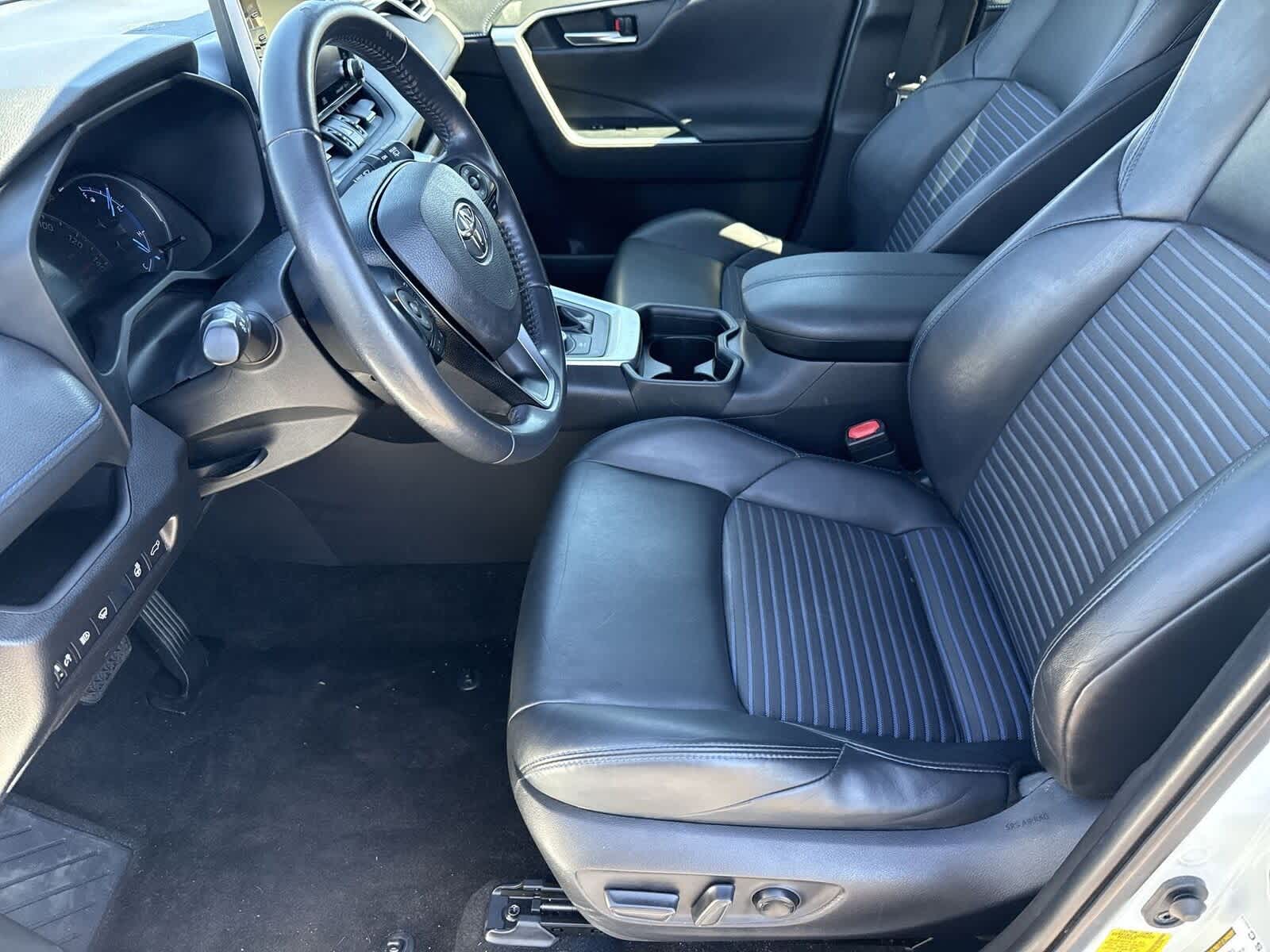 Thumbnail: 2020 Toyota RAV4 - 17