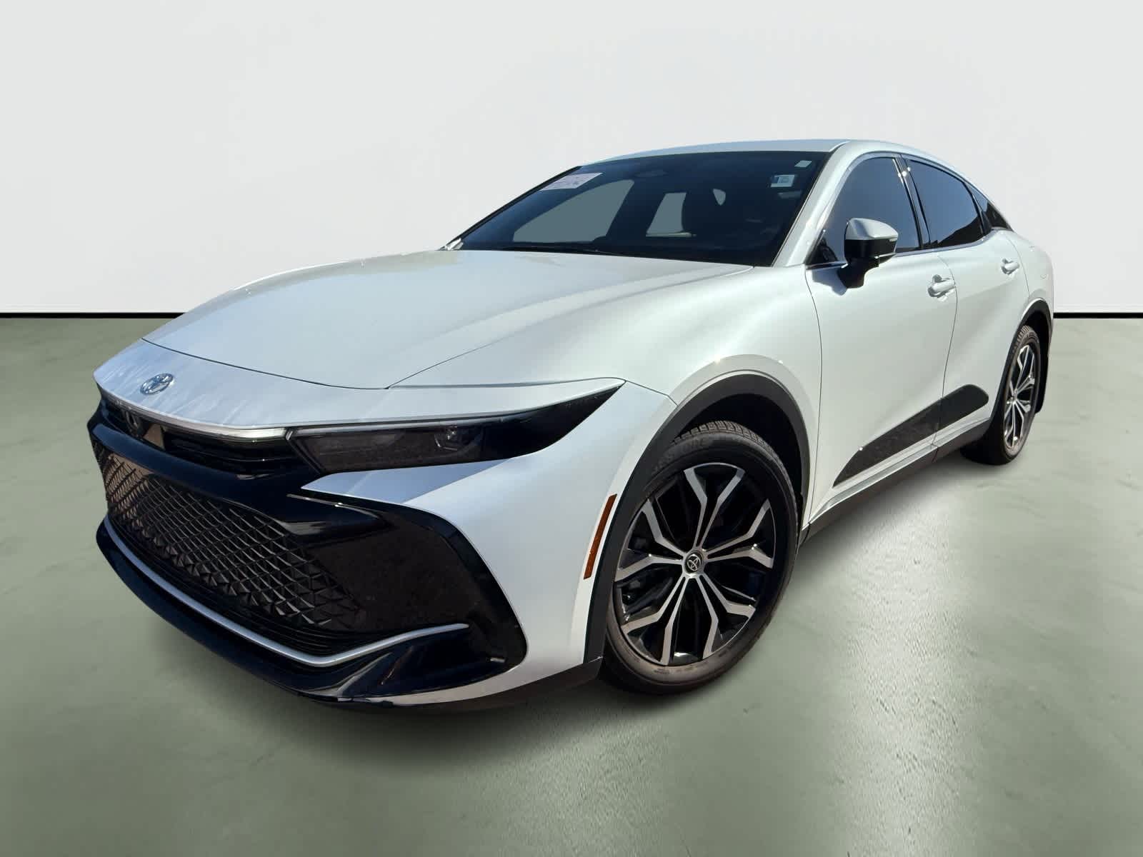 Thumbnail: 2023 Toyota Crown - 2