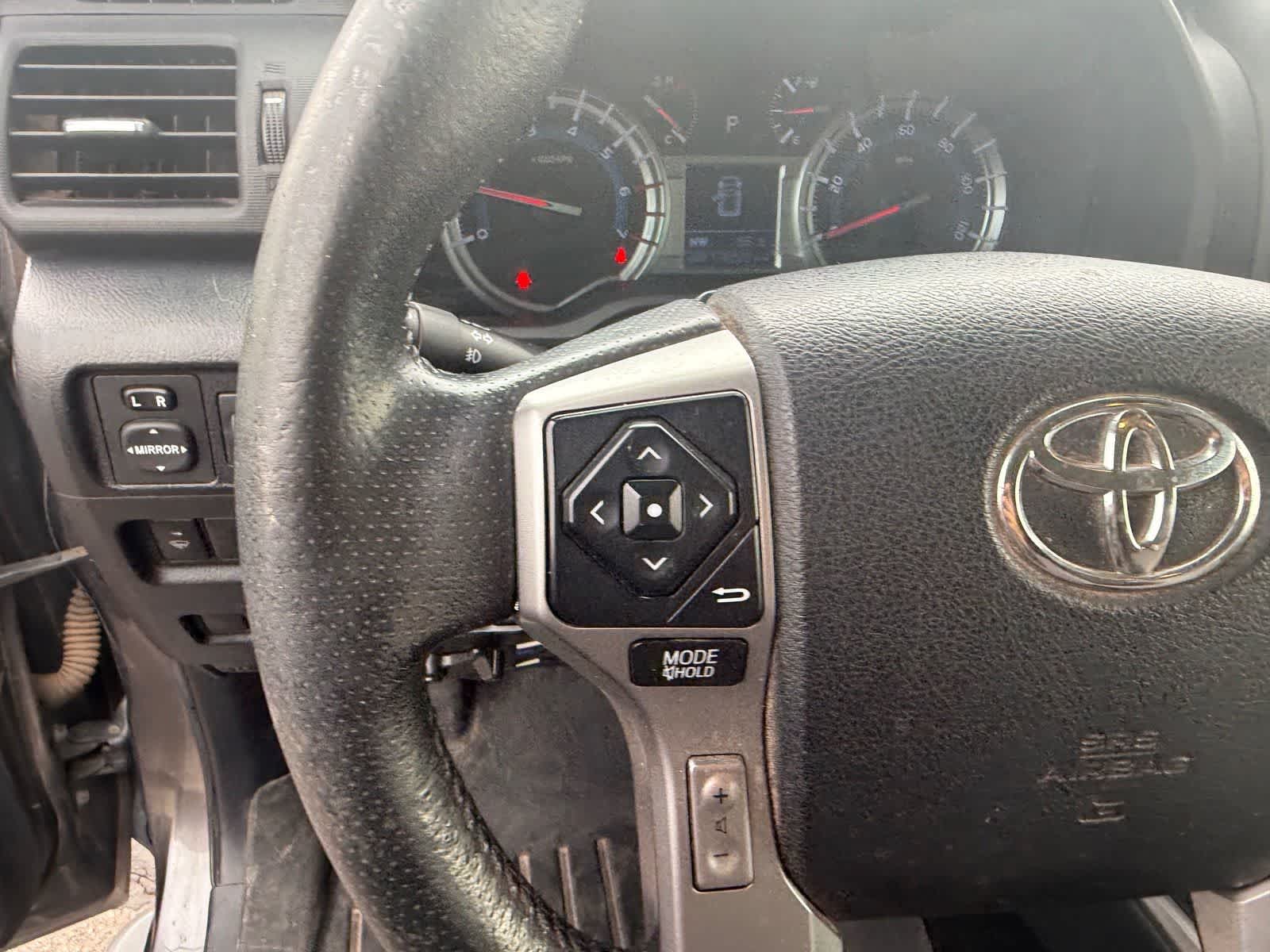 Thumbnail: 2015 Toyota 4Runner - 18