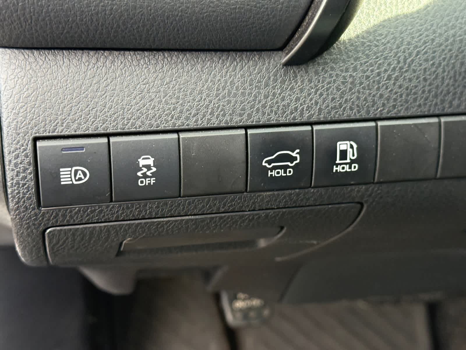 Thumbnail: 2022 Toyota Camry - 15