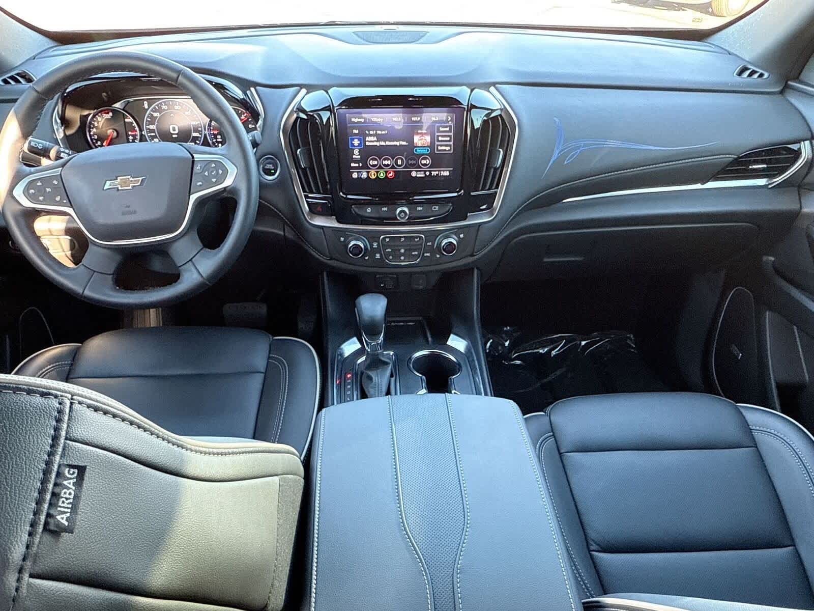 Thumbnail: 2023 Chevrolet Traverse - 15