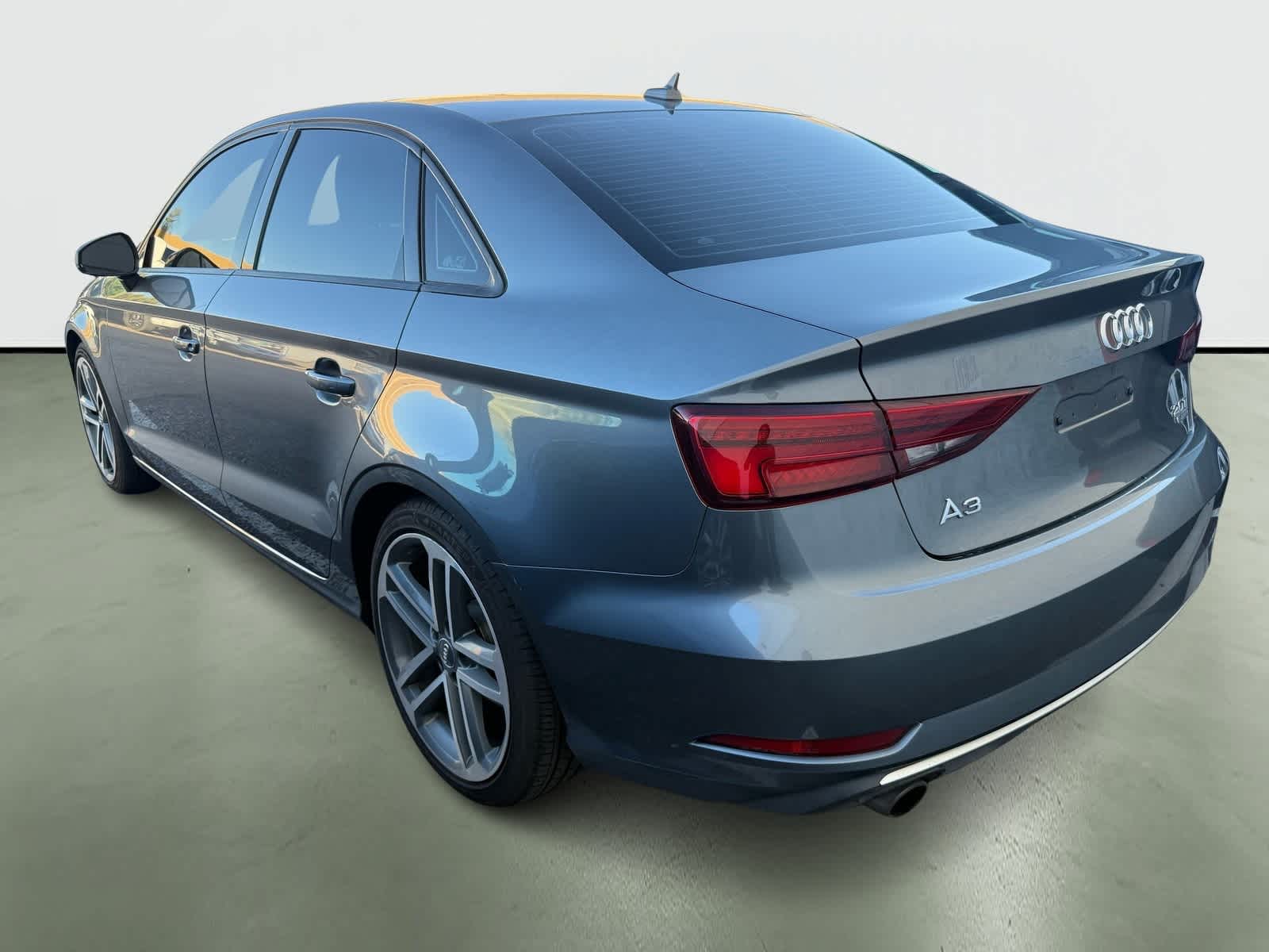 Thumbnail: 2018 Audi A3 - 3