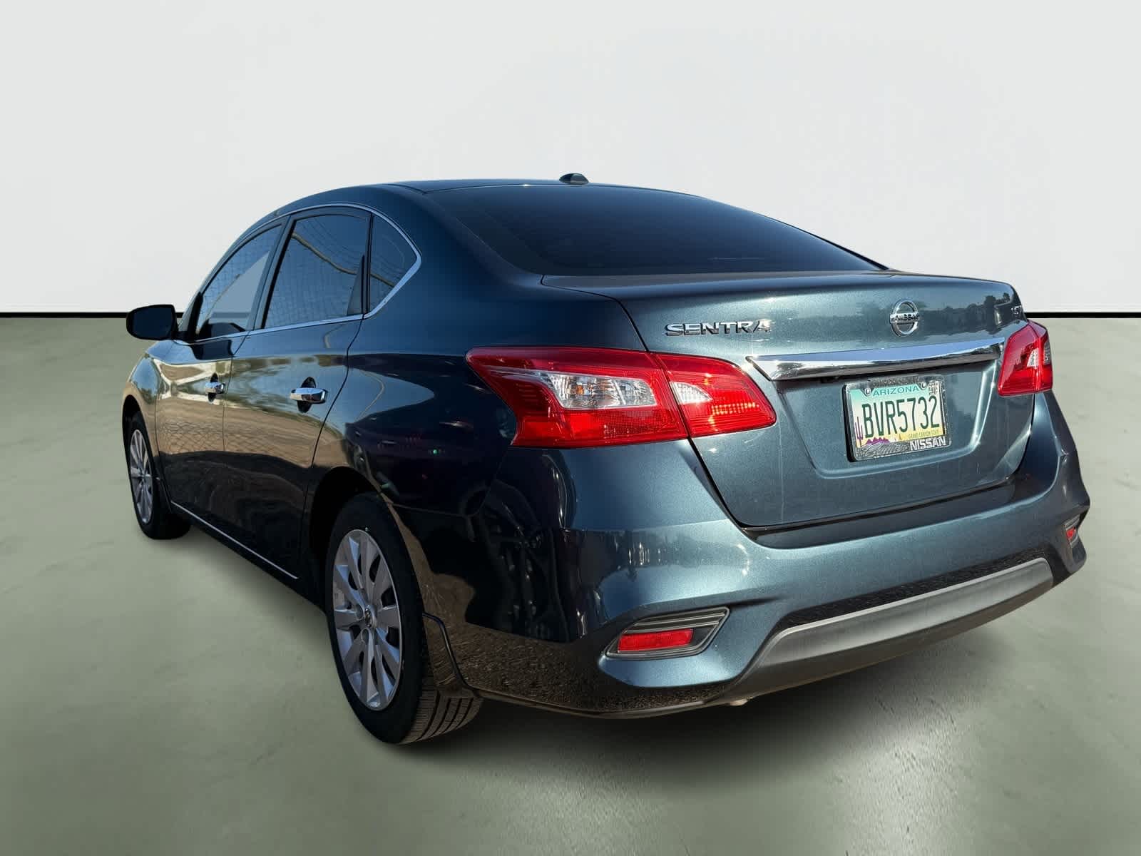 Thumbnail: 2016 Nissan Sentra - 3