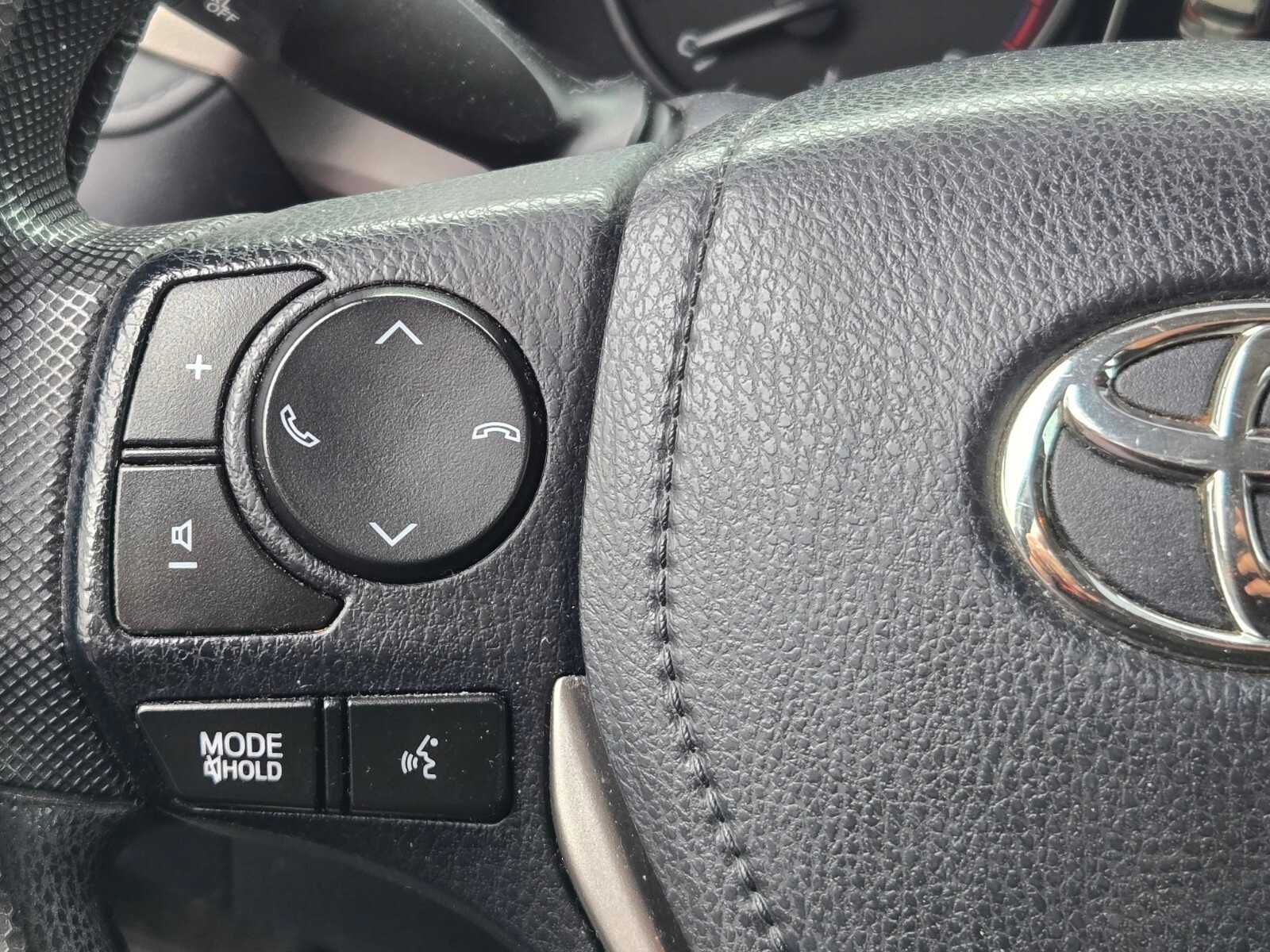 Thumbnail: 2018 Toyota RAV4 - 13