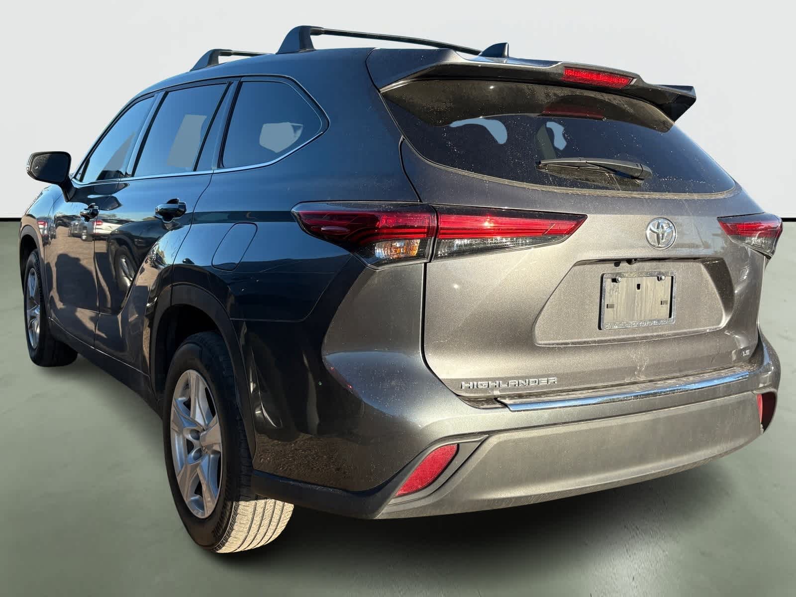 Thumbnail: 2022 Toyota Highlander - 3