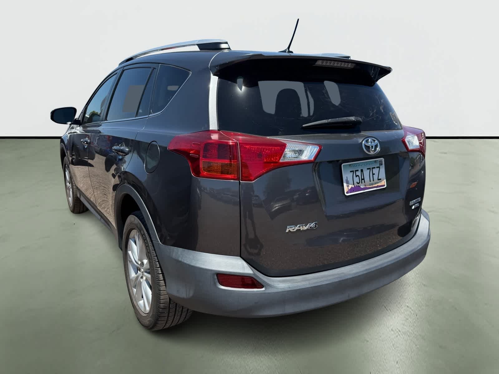 Thumbnail: 2013 Toyota RAV4 - 3