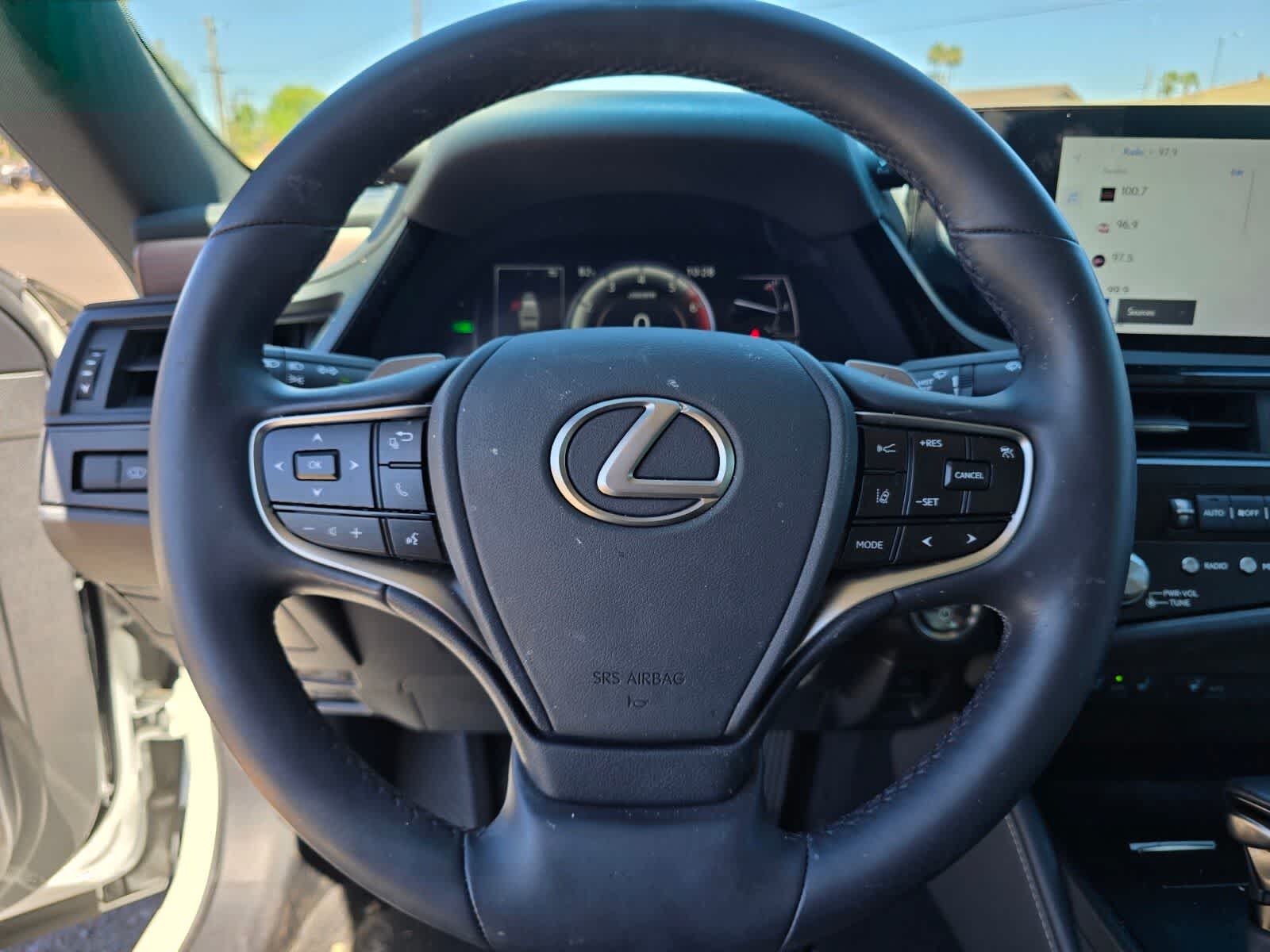 Thumbnail: 2025 Lexus ES - 17
