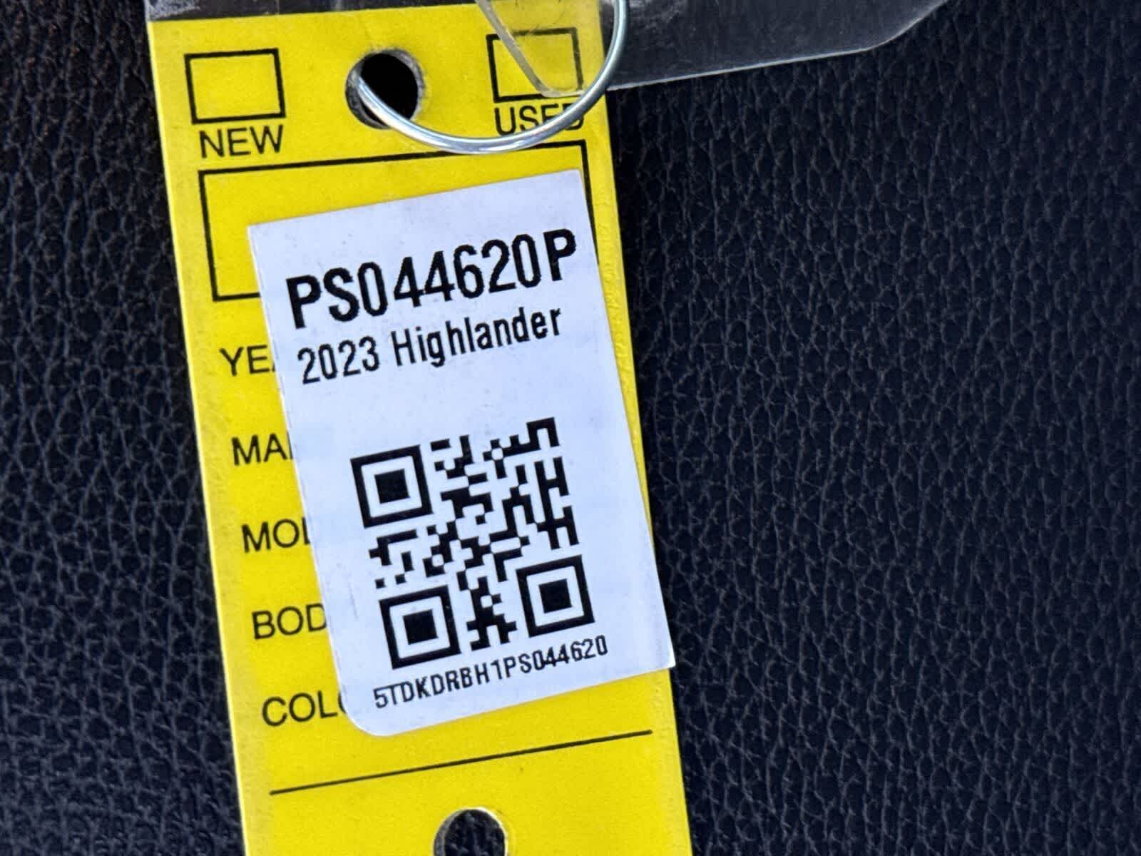 Thumbnail: 2023 Toyota Highlander - 36